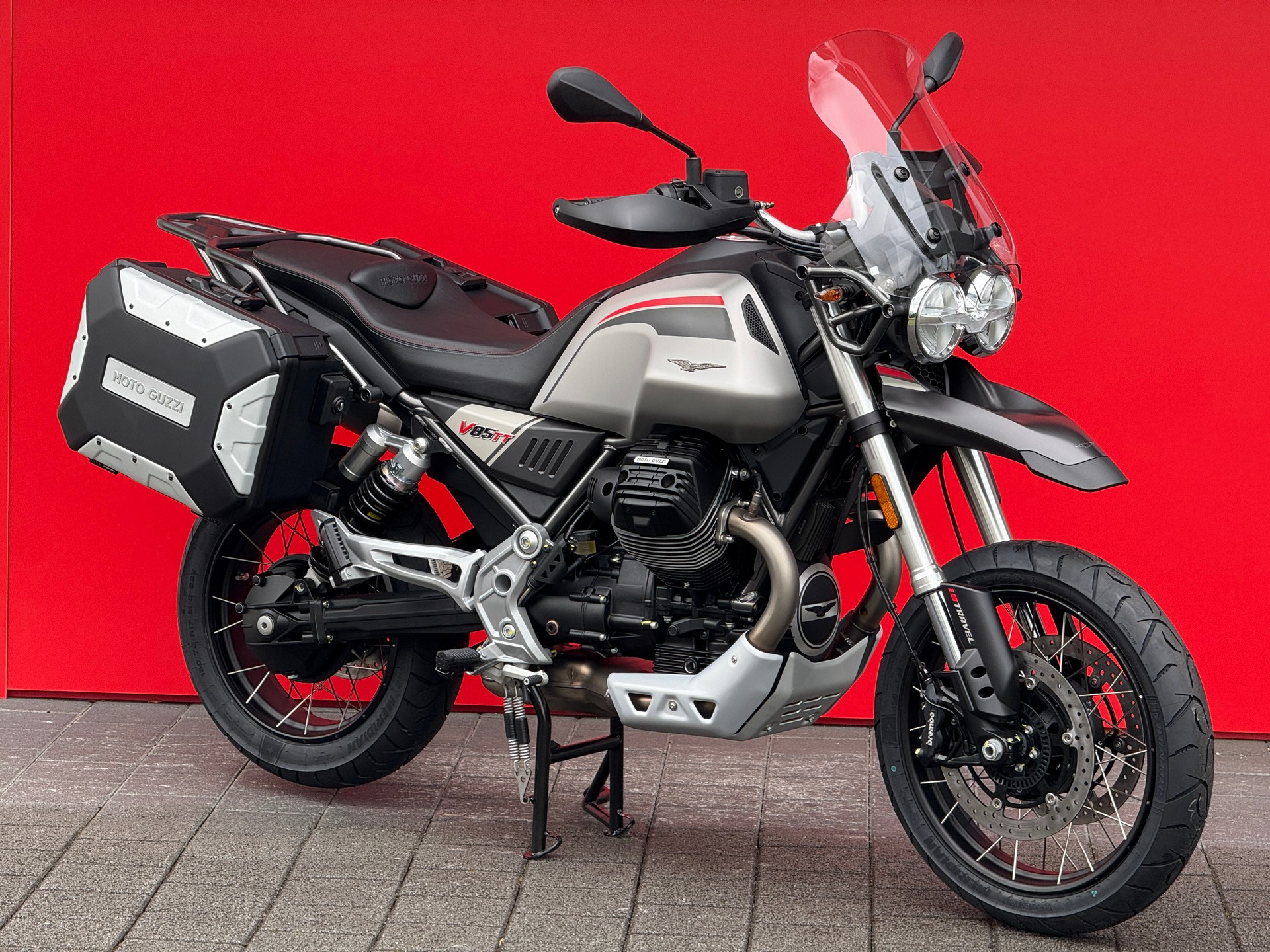 MOTO GUZZI V85 TT Travel Pack (35kW)-image-1