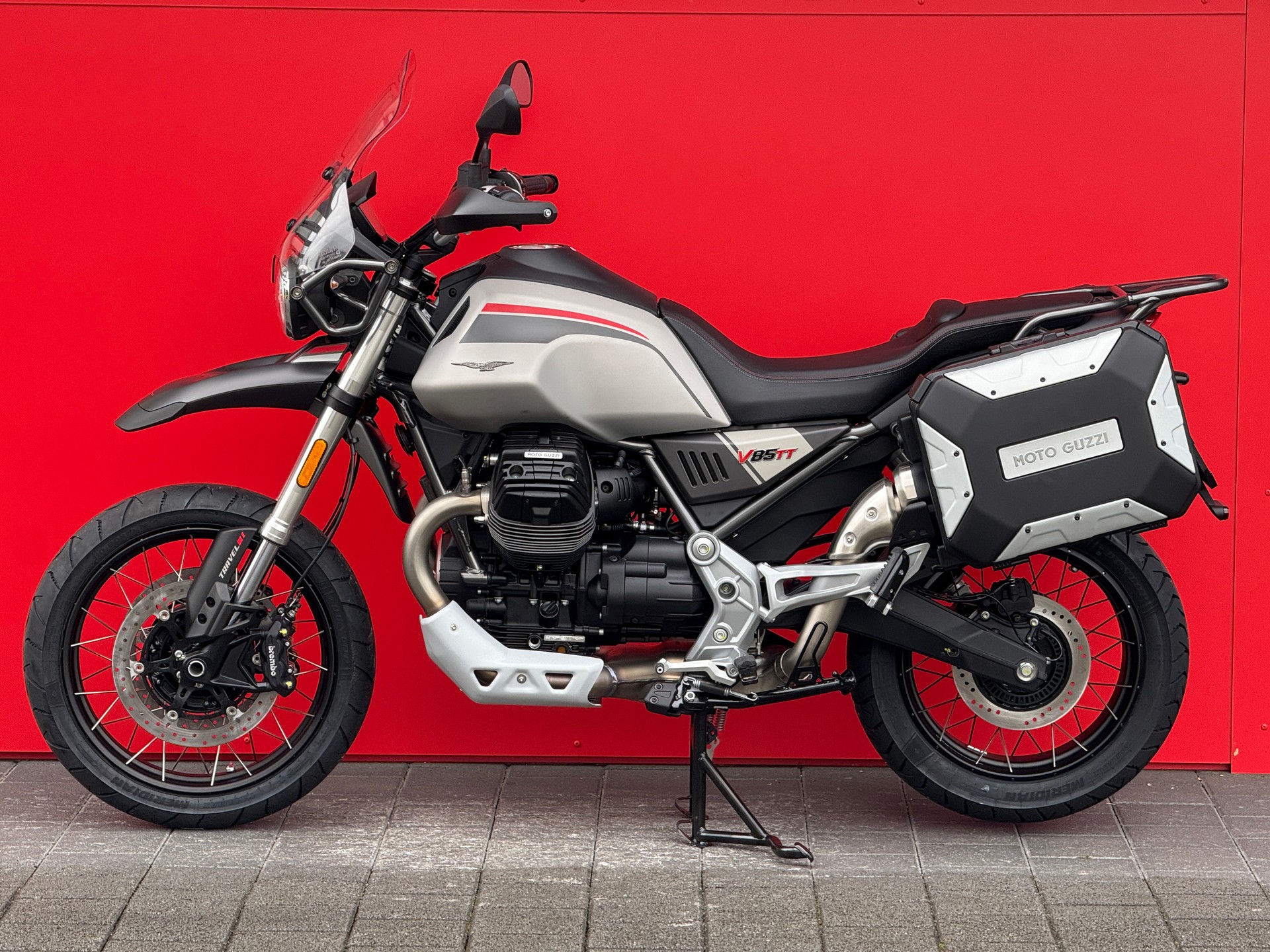MOTO GUZZI V85 TT Travel Pack (35kW)-image-13