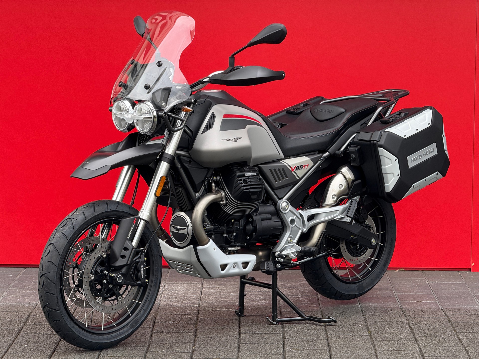 MOTO GUZZI V85 TT Travel Pack (35kW)-image-2