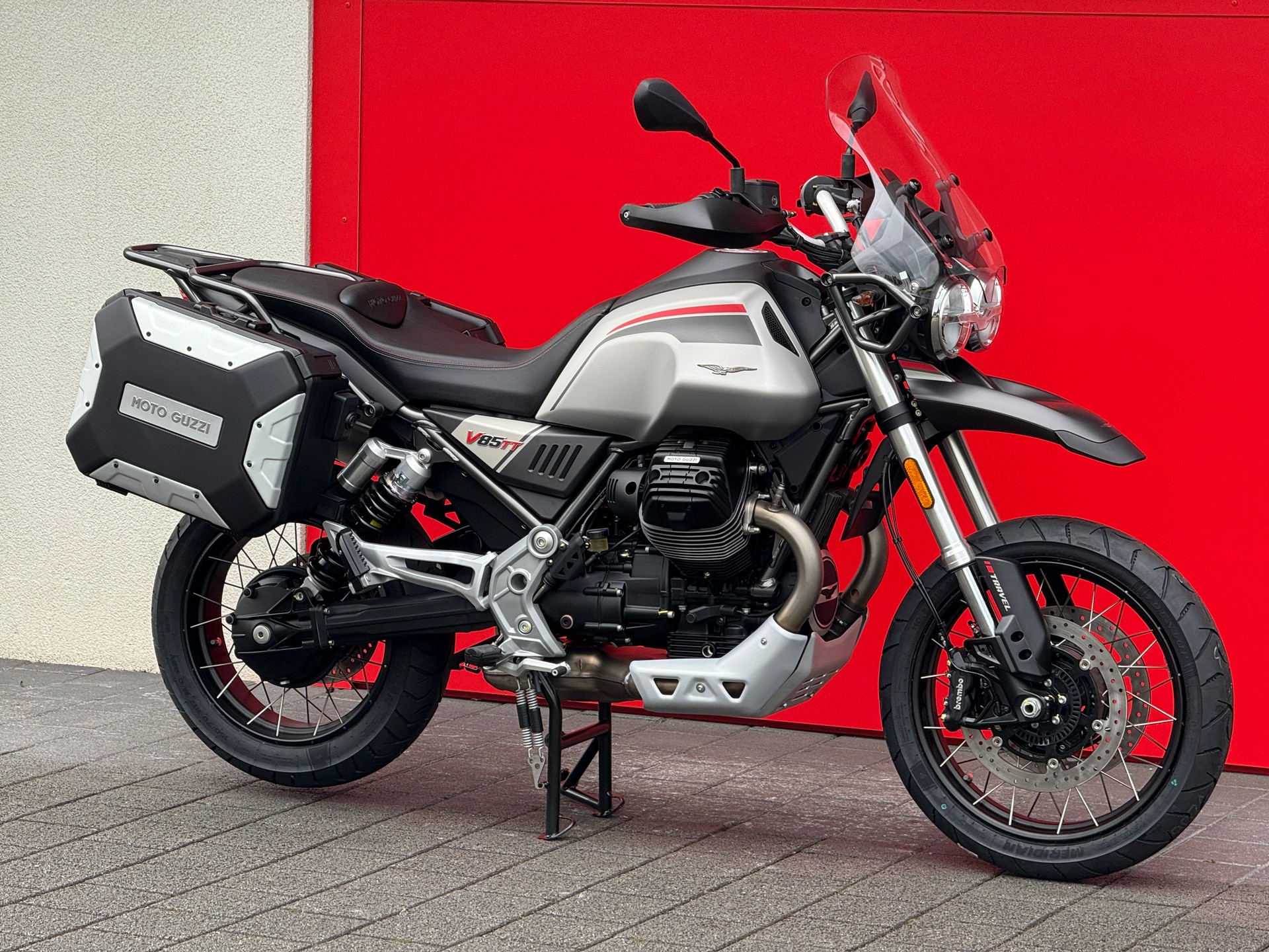 MOTO GUZZI V85 TT Travel Pack (35kW)-image-3