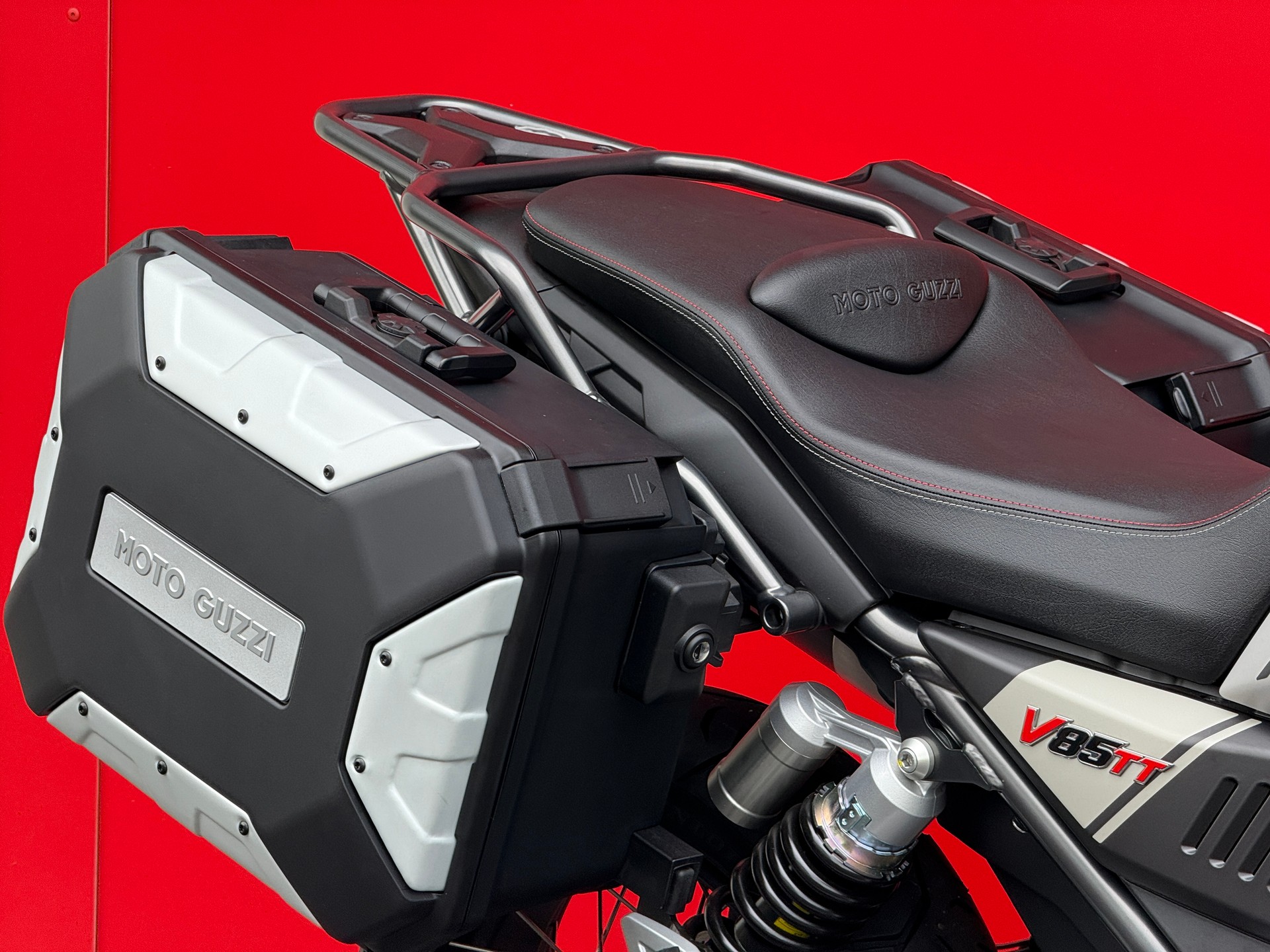 MOTO GUZZI V85 TT Travel Pack (35kW)-image-8