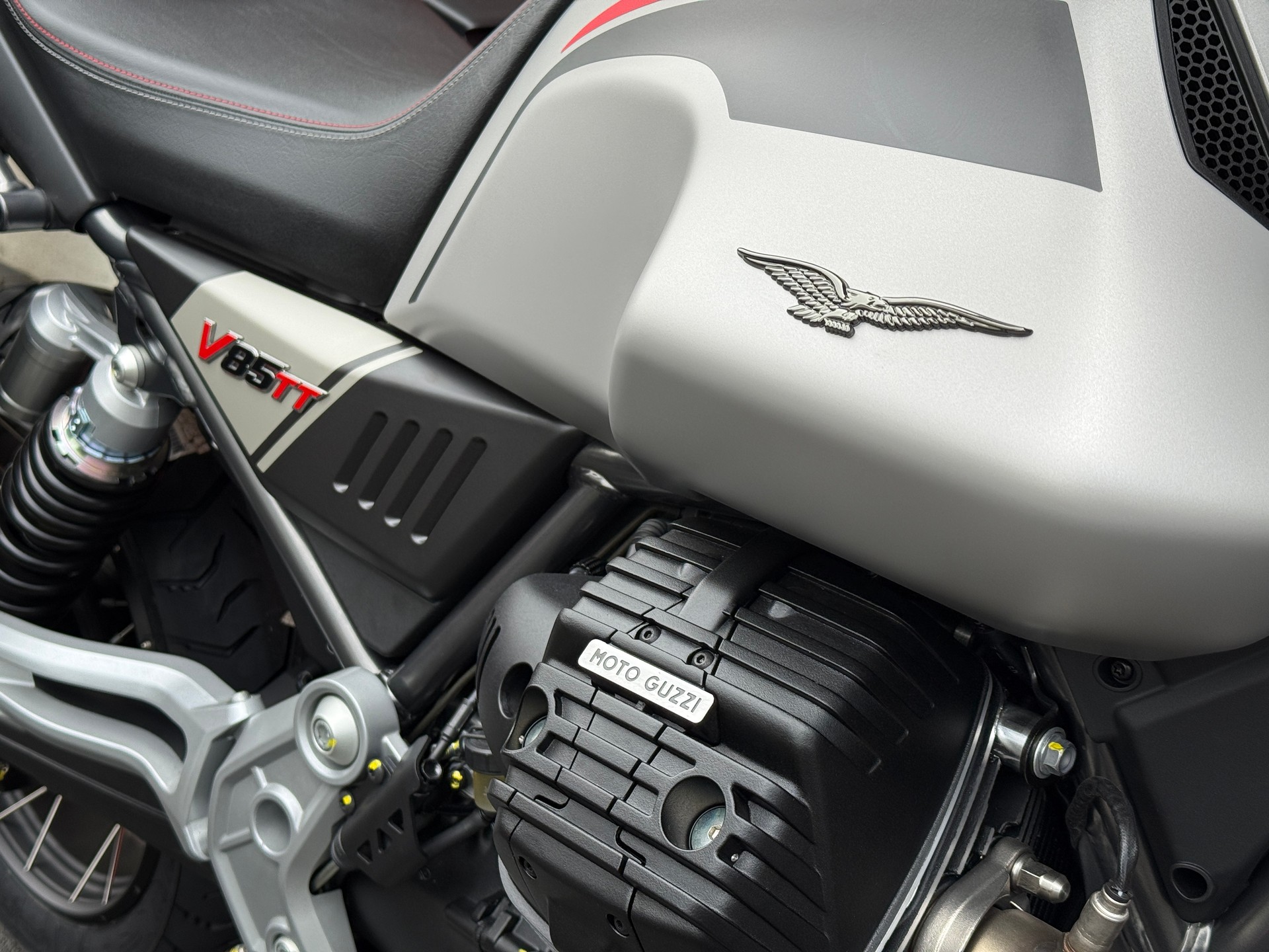 MOTO GUZZI V85 TT Travel Pack (35kW)-image-5