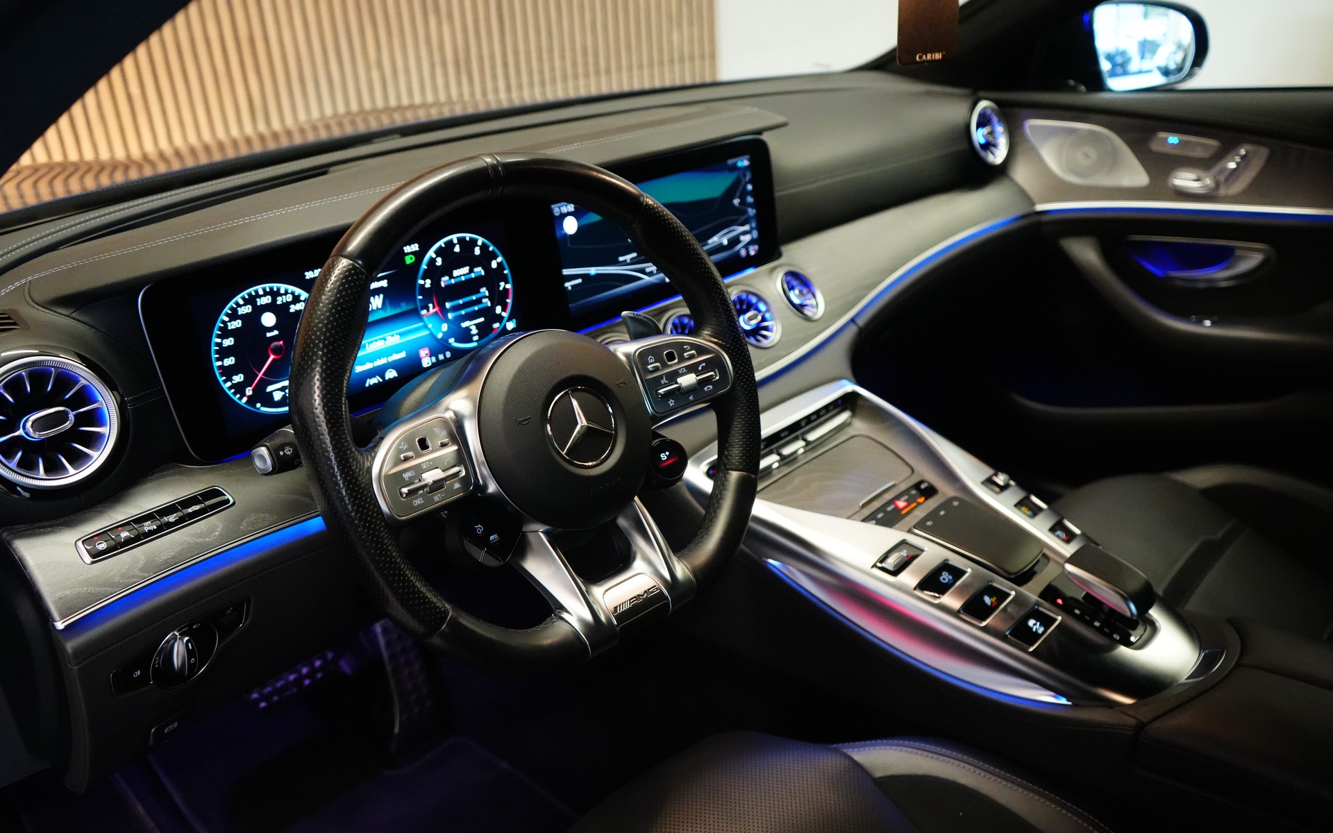 MERCEDES-BENZ AMG GT 4 63 S 4Matic+ Speedshift MCT-image-15