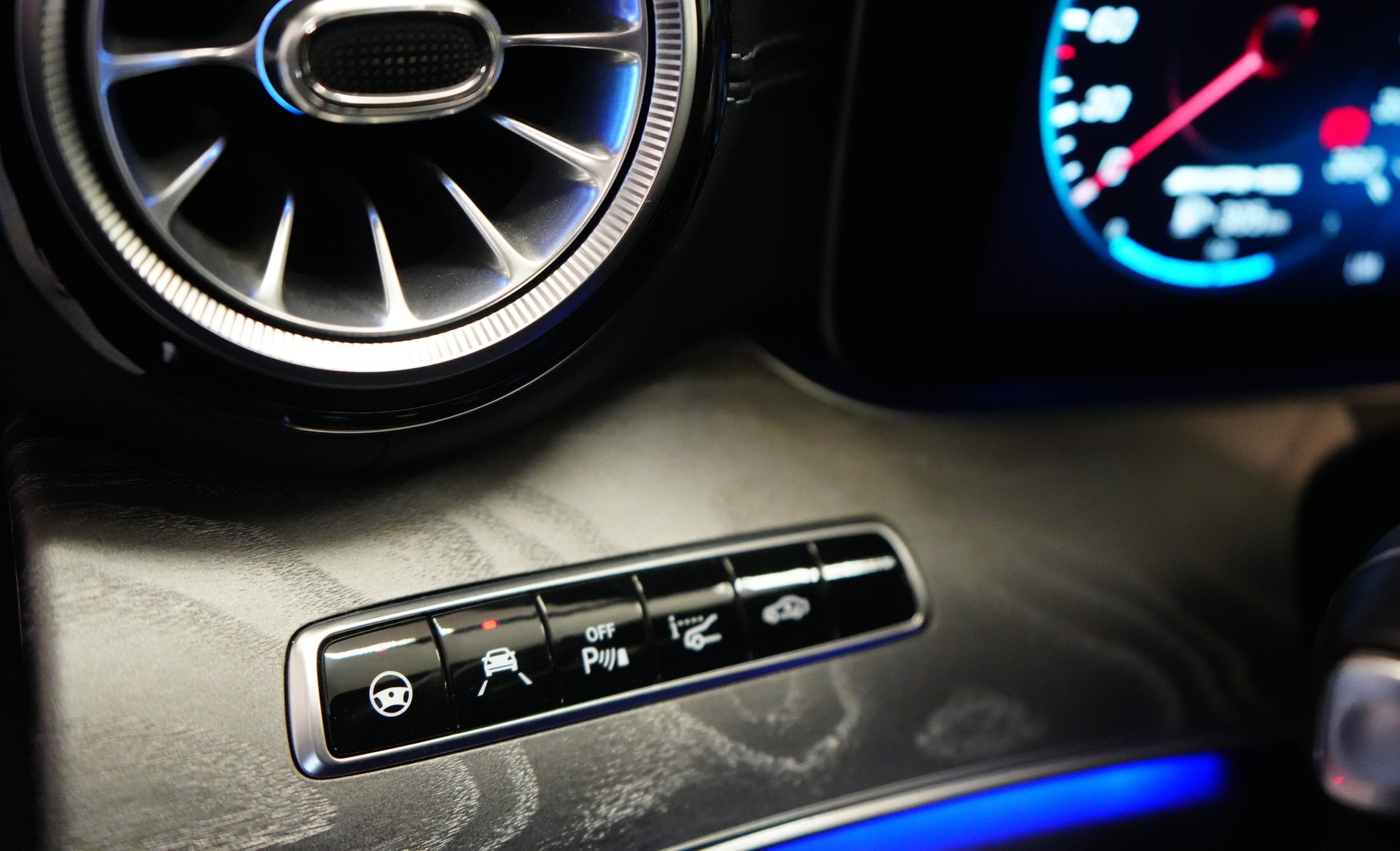 MERCEDES-BENZ AMG GT 4 63 S 4Matic+ Speedshift MCT-image-16