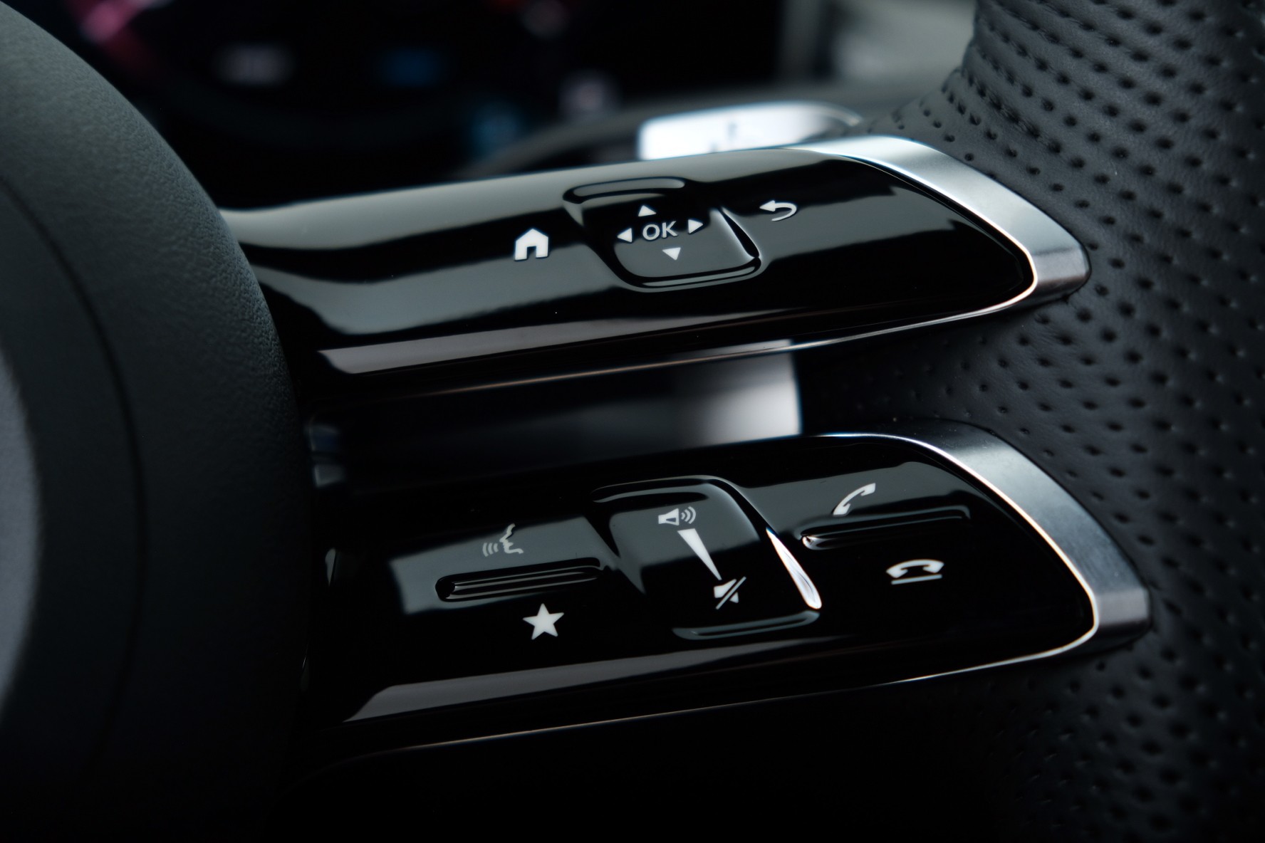 MERCEDES-BENZ GLC 300 e 4Matic 9G-Tronic-image-14