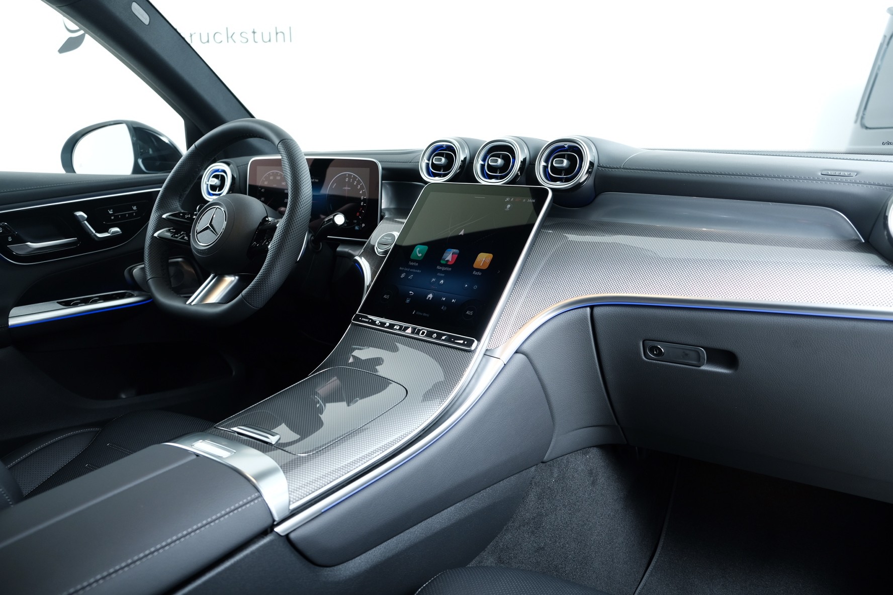 MERCEDES-BENZ GLC 300 e 4Matic 9G-Tronic-image-12