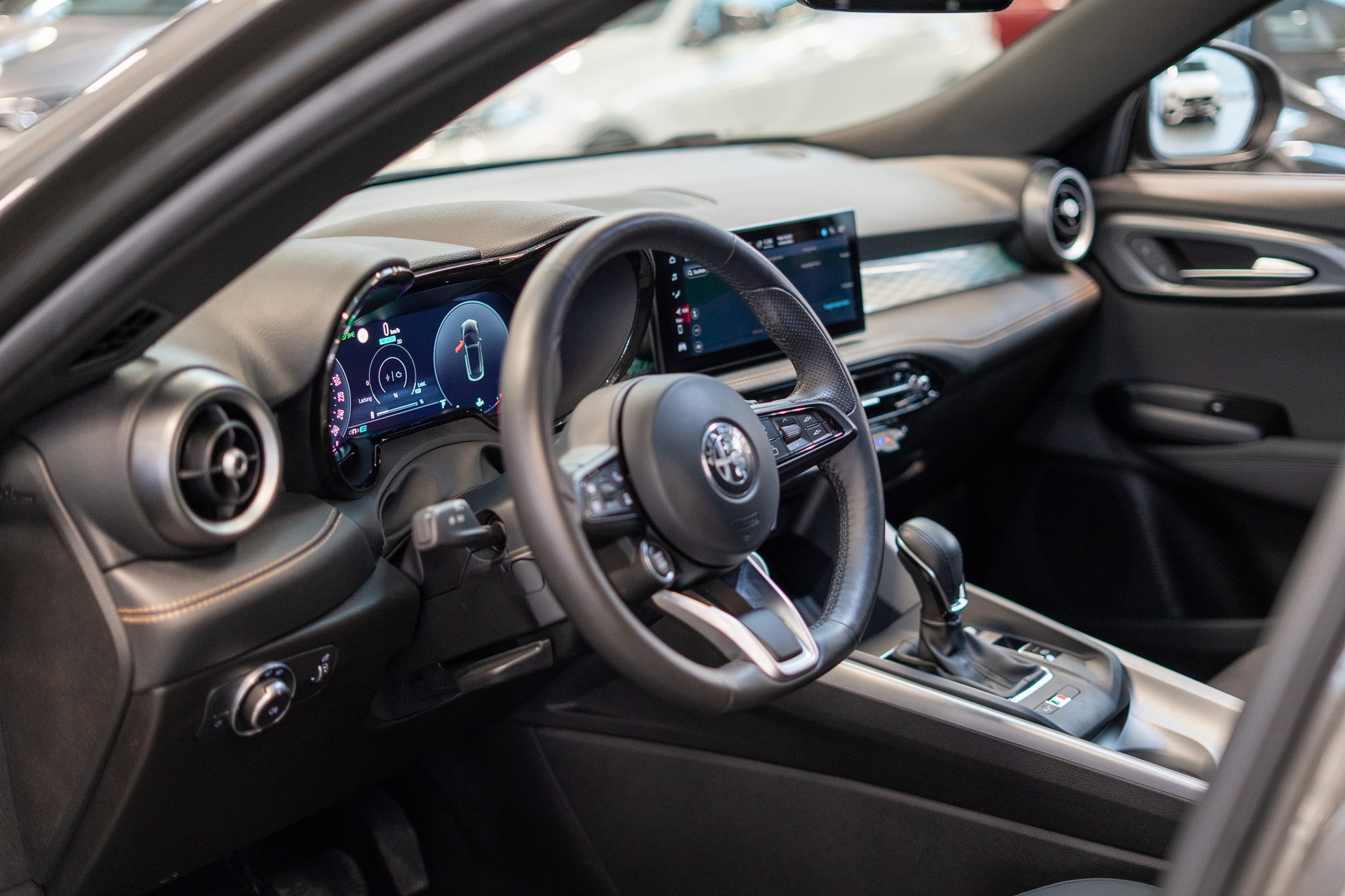 ALFA ROMEO Tonale 1.5 48V Hybrid Speciale / 360°Kamera / Aktiver Spurhalteassistent / Abstandsregler-image-8