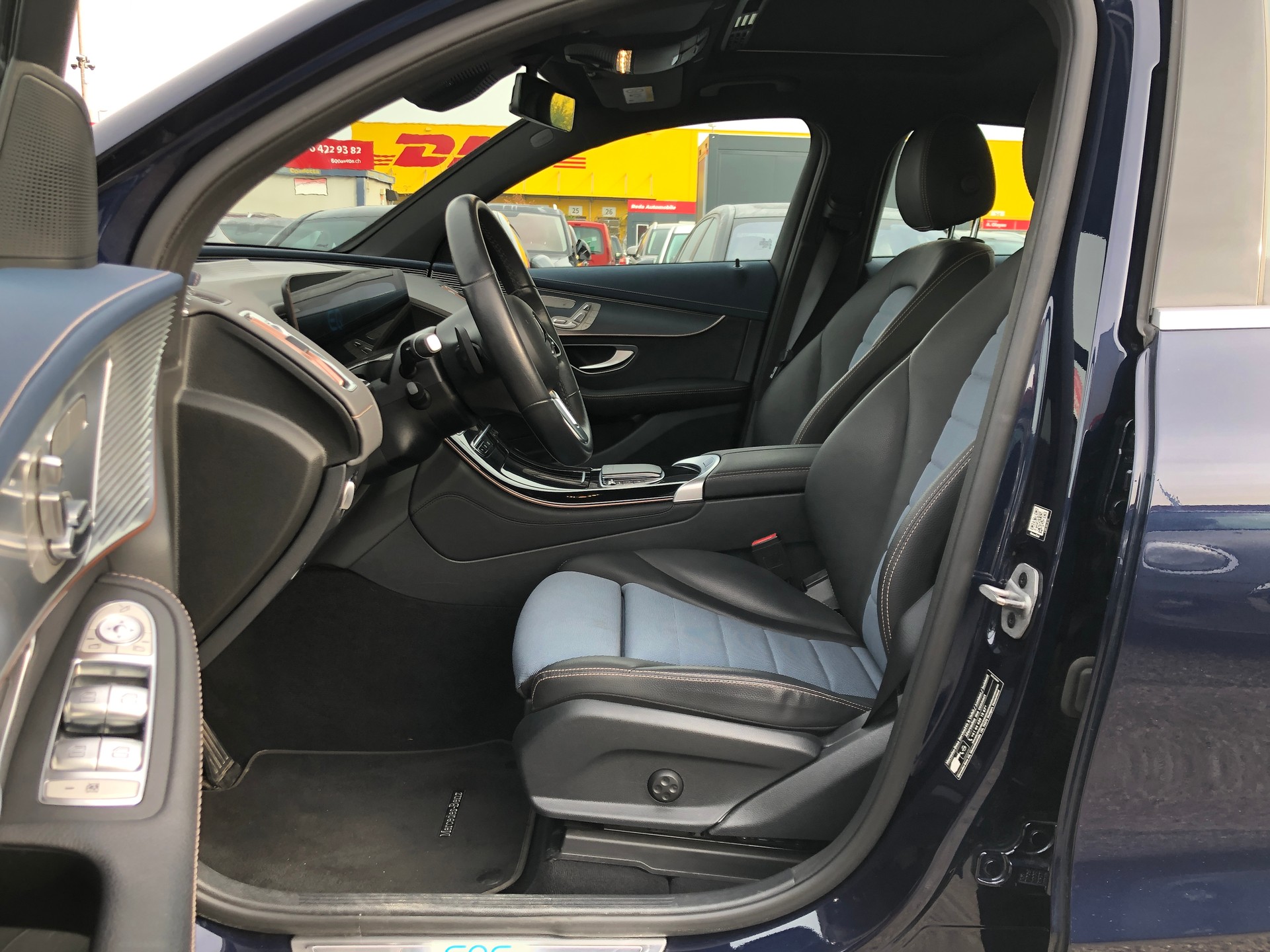 MERCEDES-BENZ EQC 400 4Matic EQ Star-image-14
