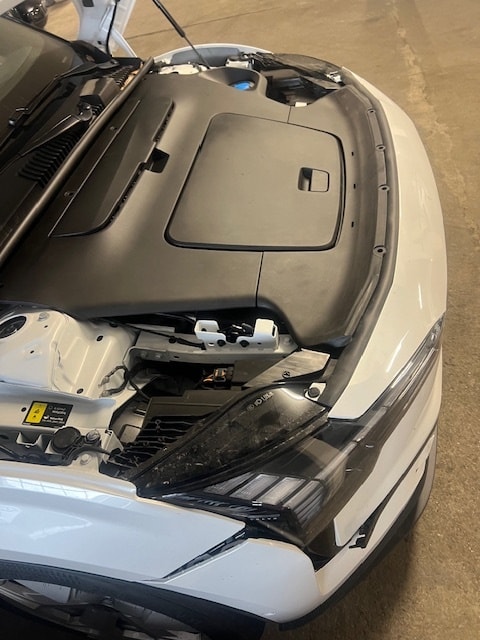 VOLVO EX30 E60 69kWh Twin Ultra-image-13