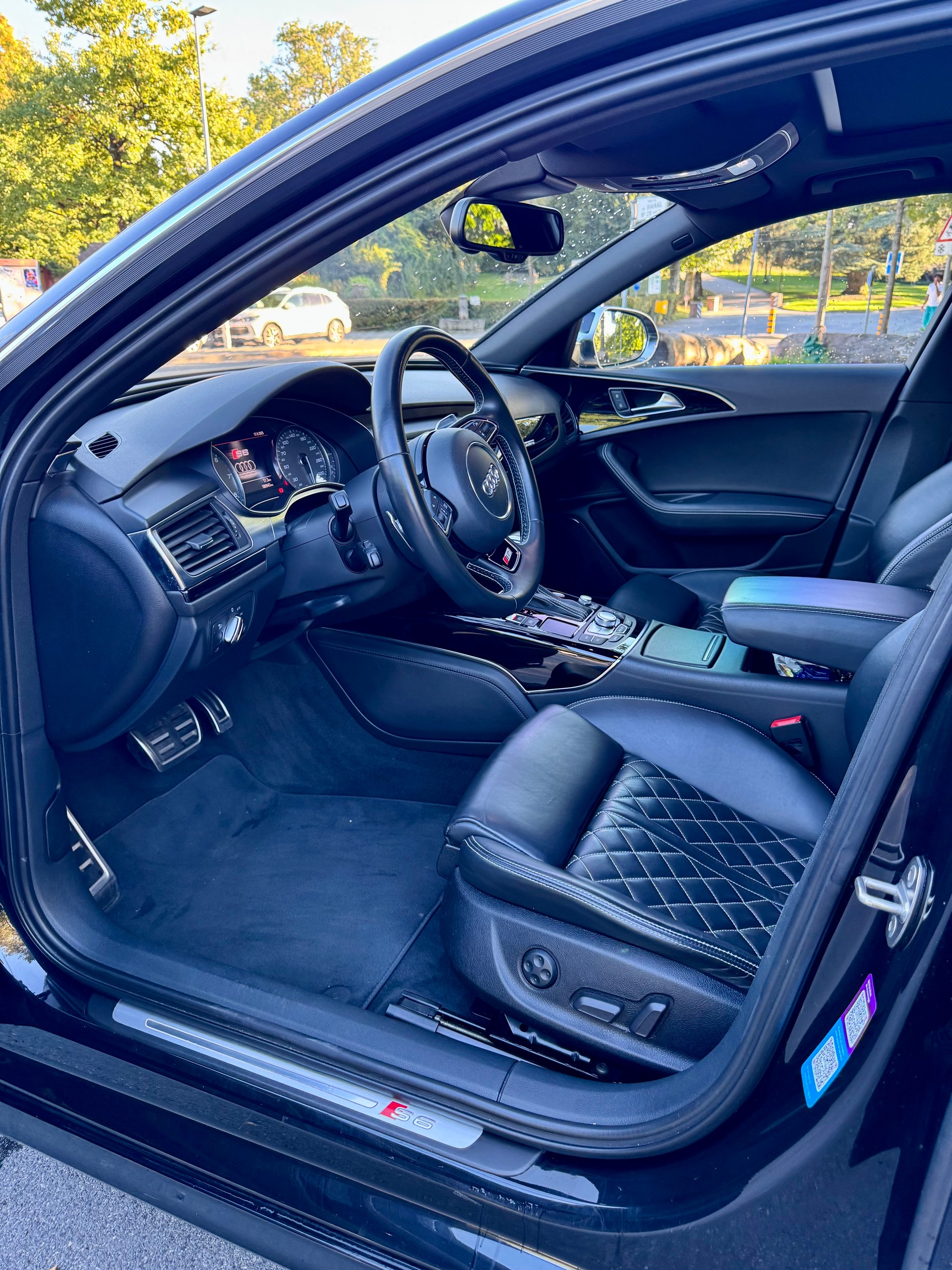AUDI S6 Avant 4.0 TFSI V8 quattro S-tronic-image-5