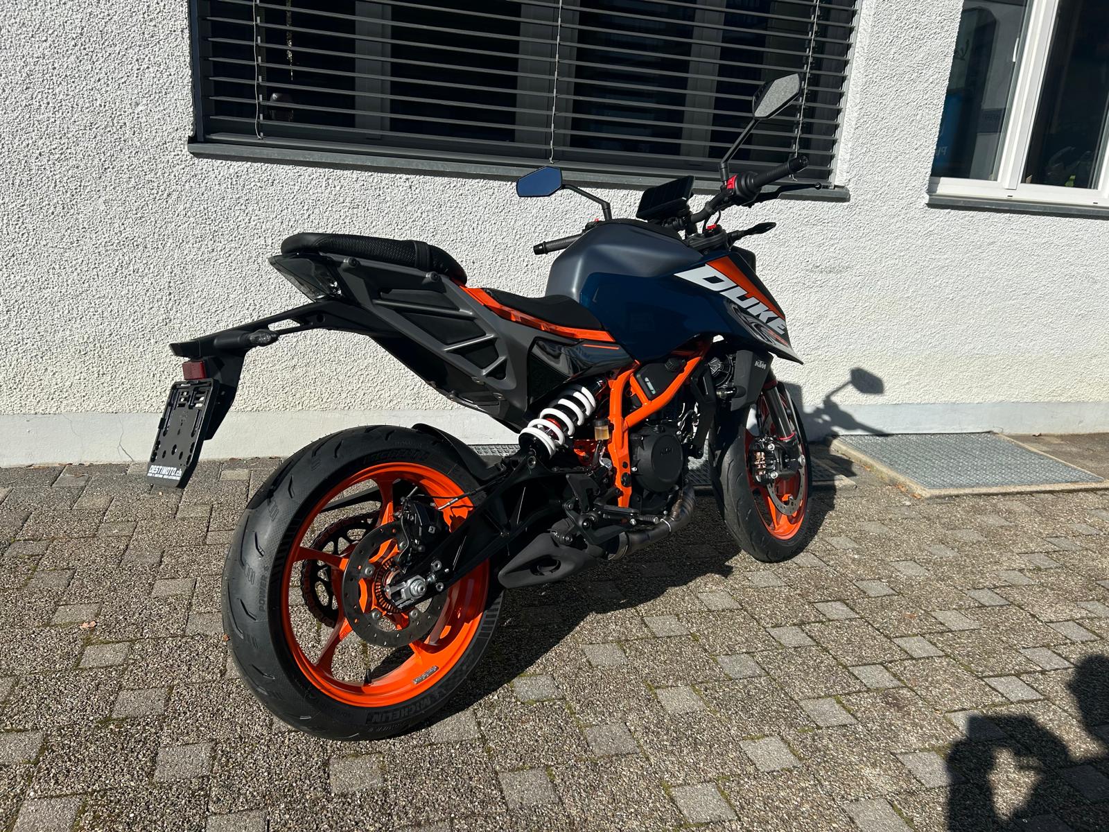 KTM 390 Duke-image-8