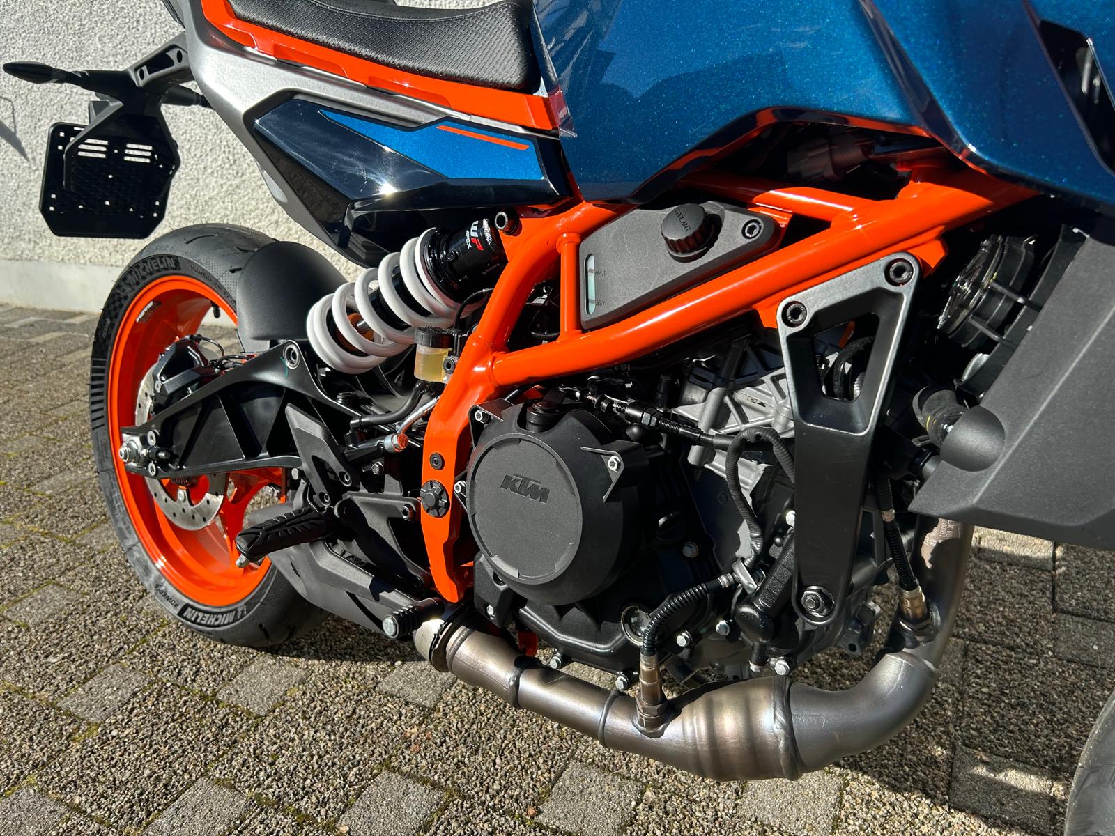 KTM 390 Duke-image-7
