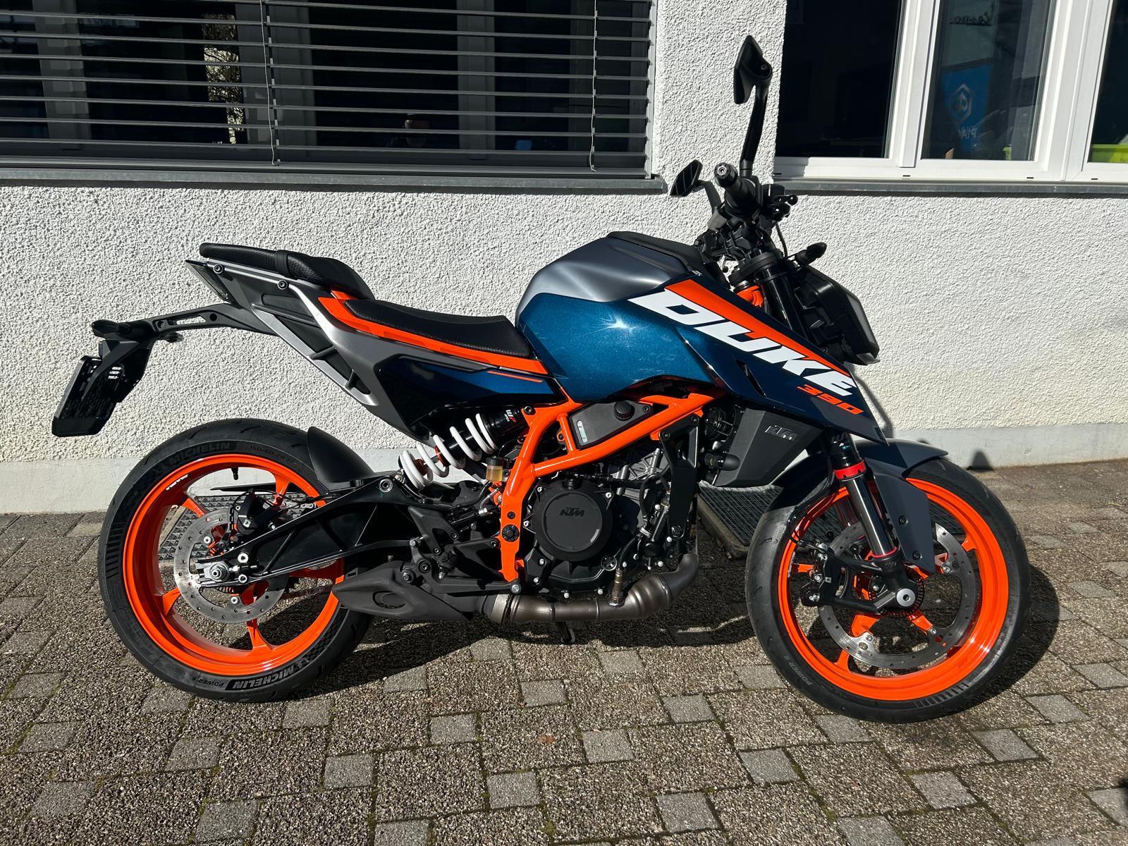 KTM 390 Duke-image-0