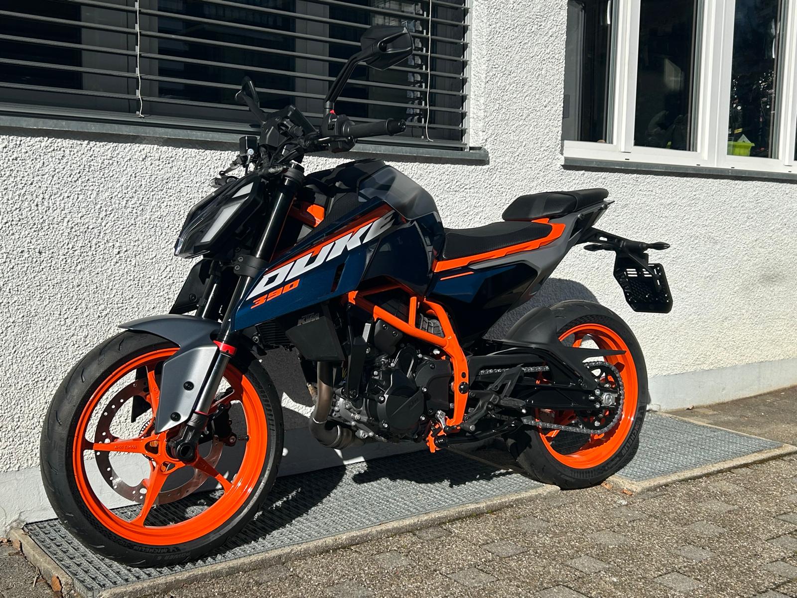 KTM 390 Duke-image-3