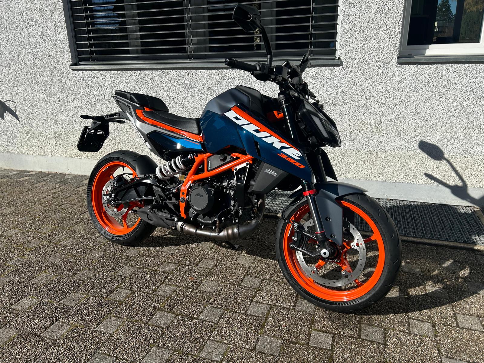 KTM 390 Duke-image-2