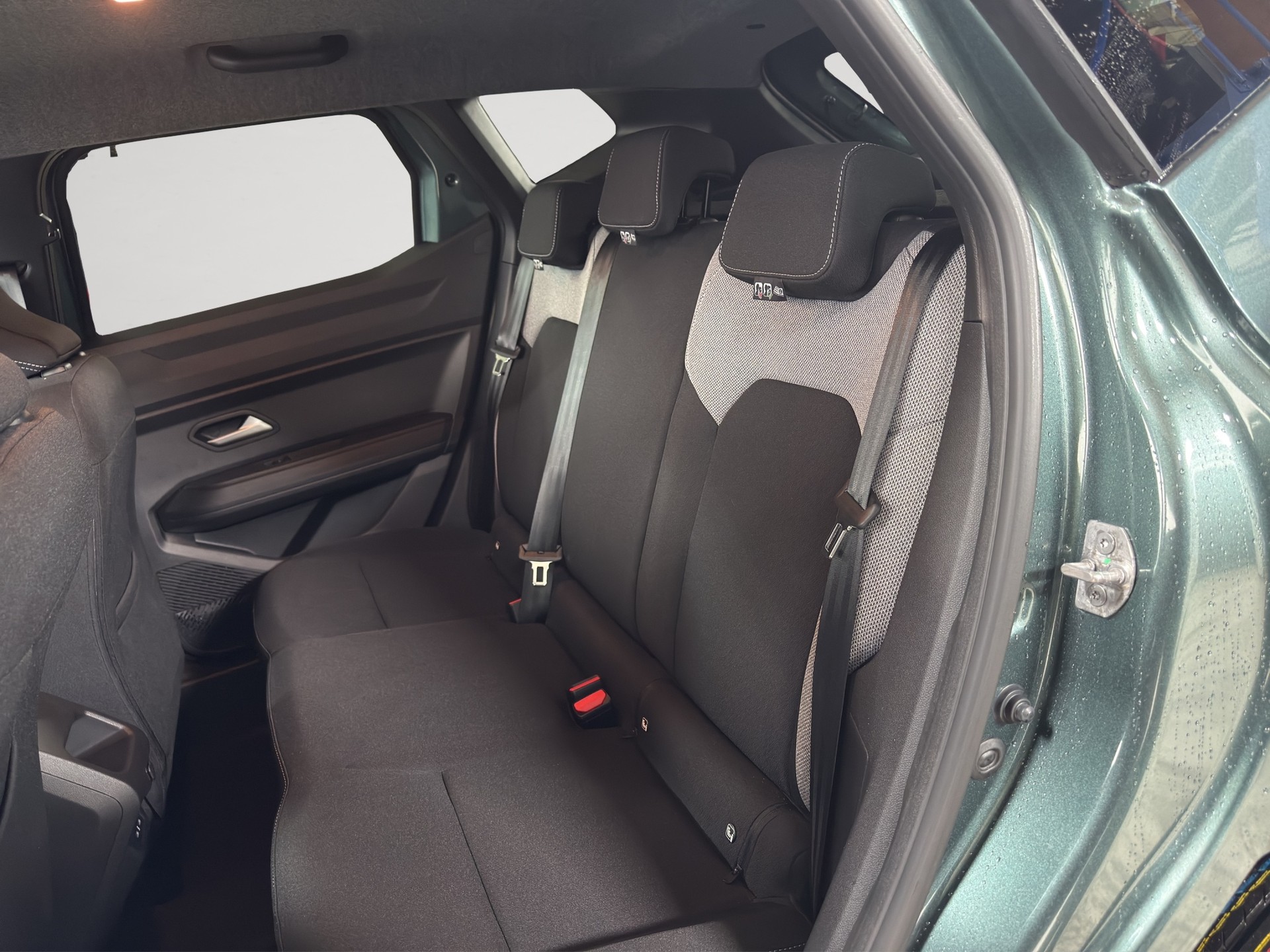 DACIA Duster HEV 155 Journey-image-12