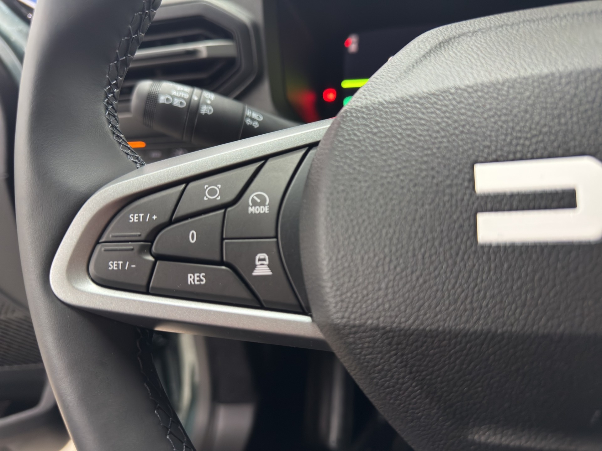 DACIA Duster HEV 155 Journey-image-15