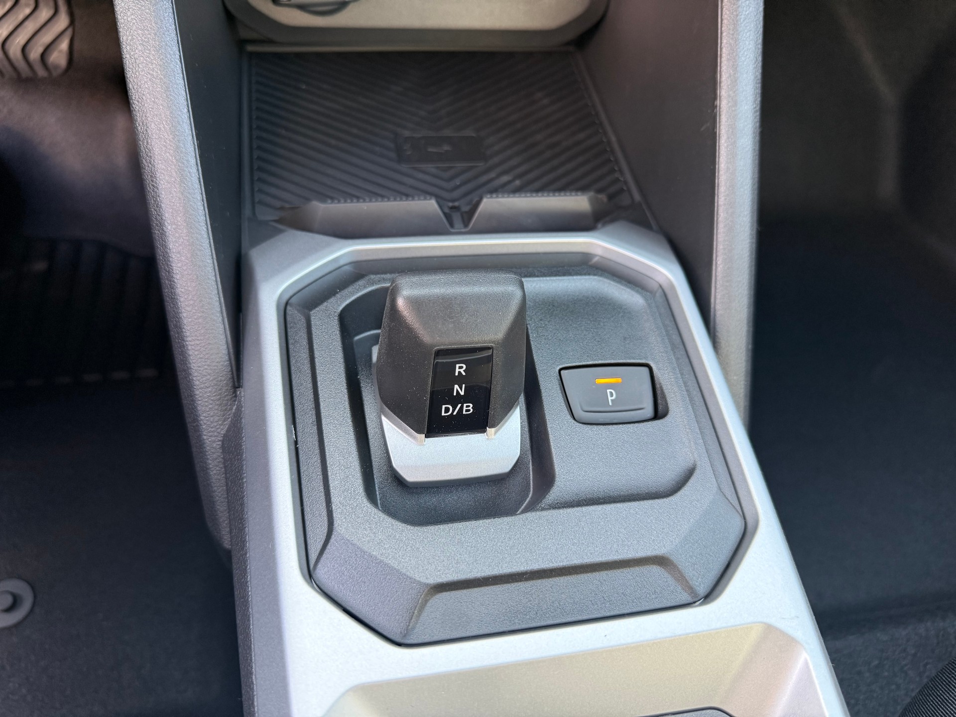 DACIA Duster HEV 155 Journey-image-10
