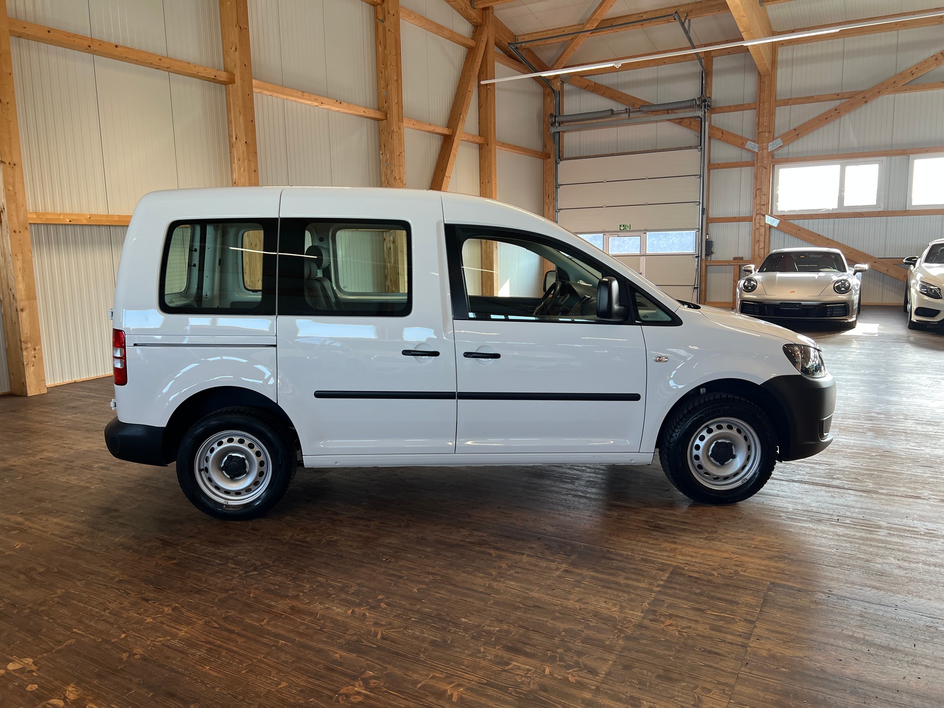 VW Caddy 1.6 TDI BlueMotion Technology DSG-showroom-element-3