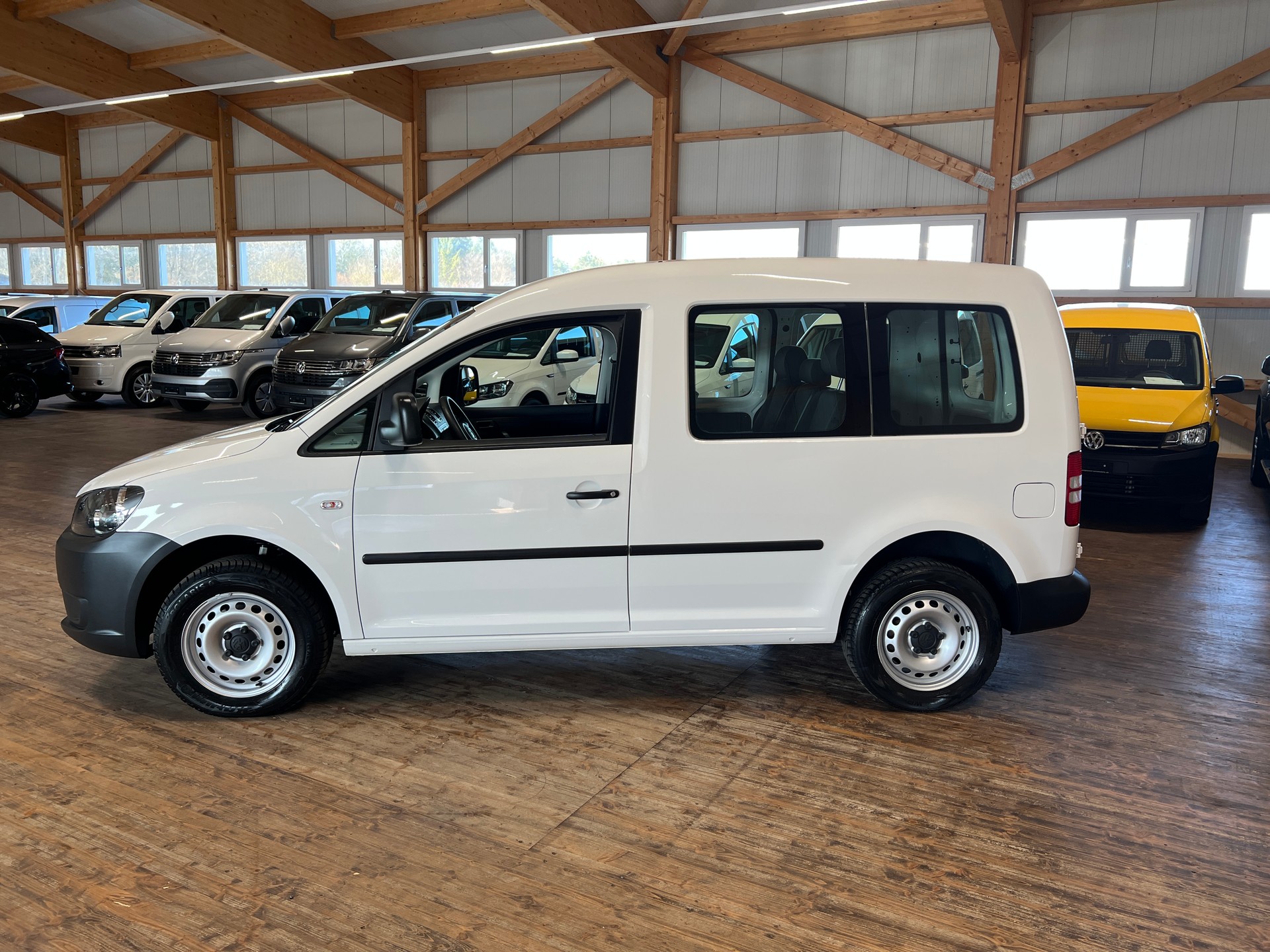 VW Caddy 1.6 TDI BlueMotion Technology DSG-image-7