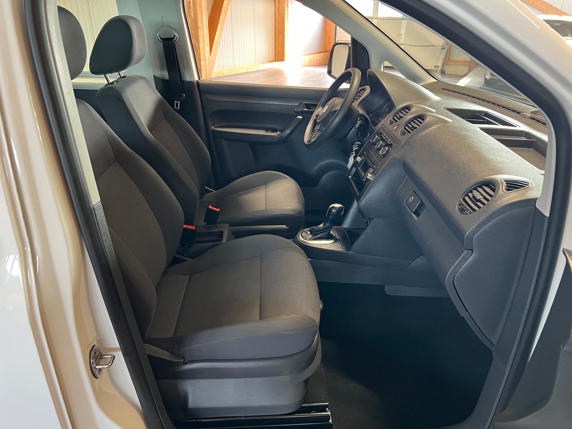 VW Caddy 1.6 TDI BlueMotion Technology DSG-image-10