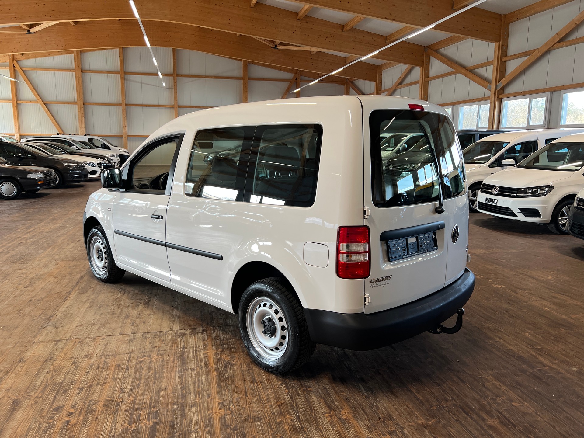 VW Caddy 1.6 TDI BlueMotion Technology DSG-image-6