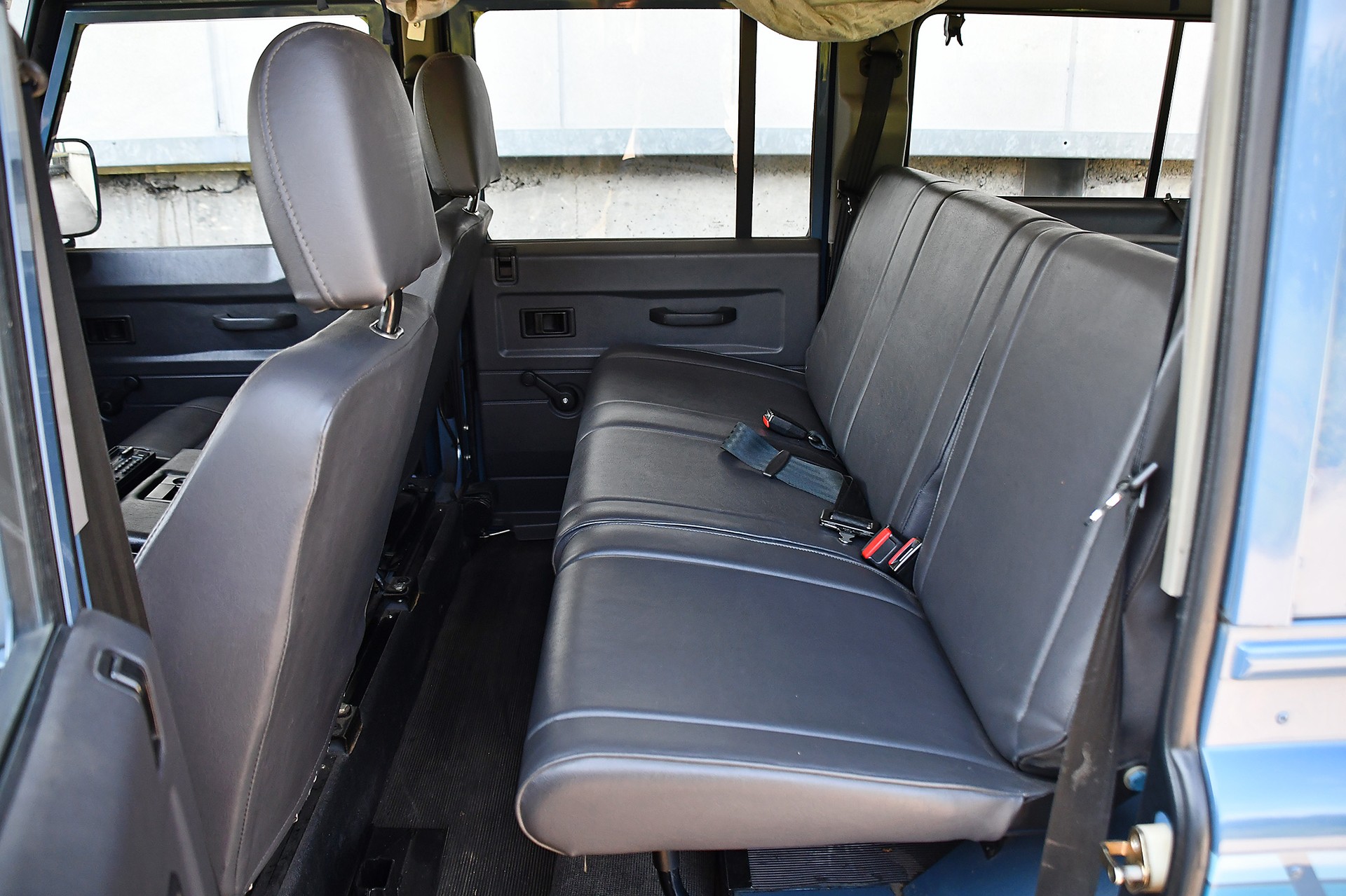 LAND ROVER 110 Turbo D-image-10