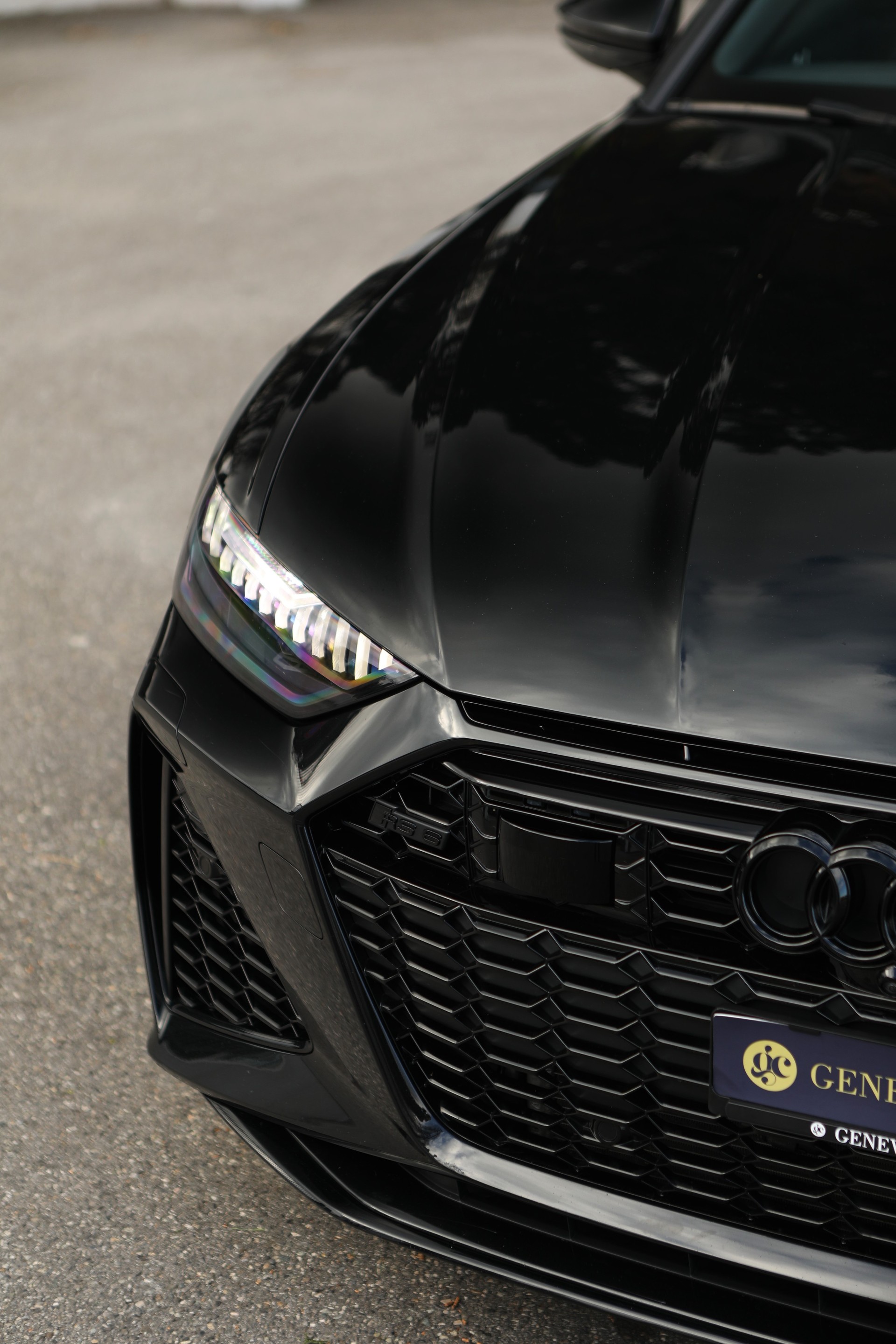 AUDI RS6 Avant 4.0 TFSI V8 quattro-image-1