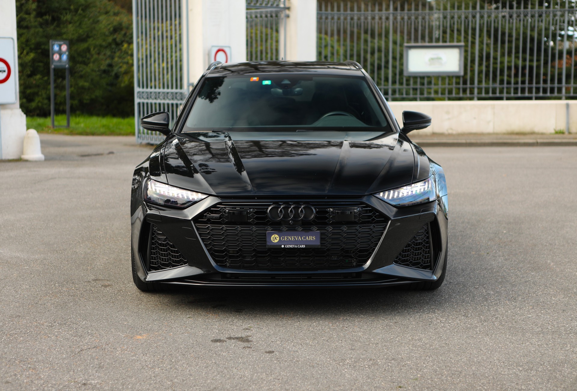 AUDI RS6 Avant 4.0 TFSI V8 quattro-image-2