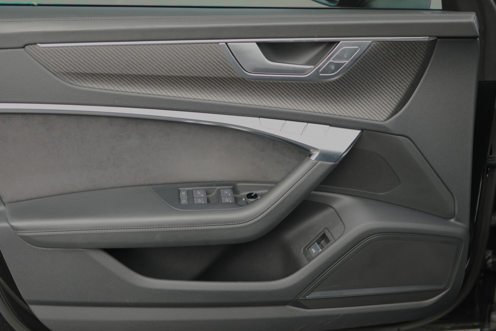 AUDI RS6 Avant 4.0 TFSI V8 quattro-image-8