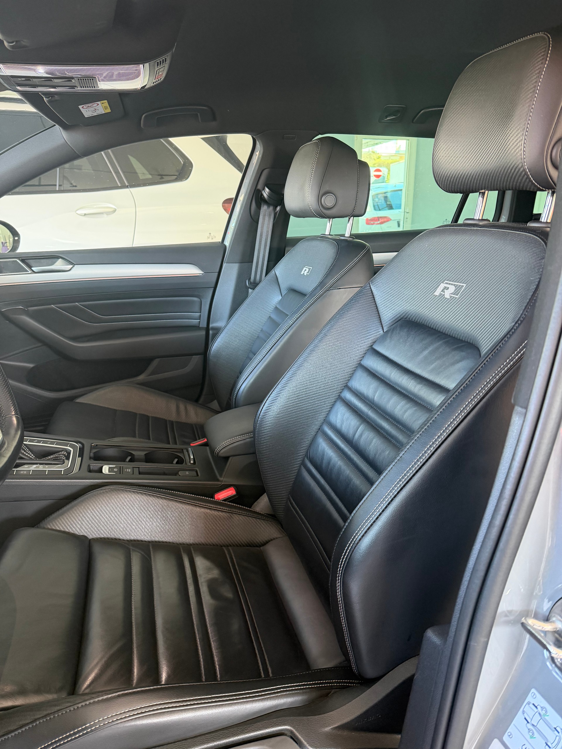 VW Passat 2.0 TDI BMT R-Line Edition 4Motion DSG LIMITED 90/320-image-10