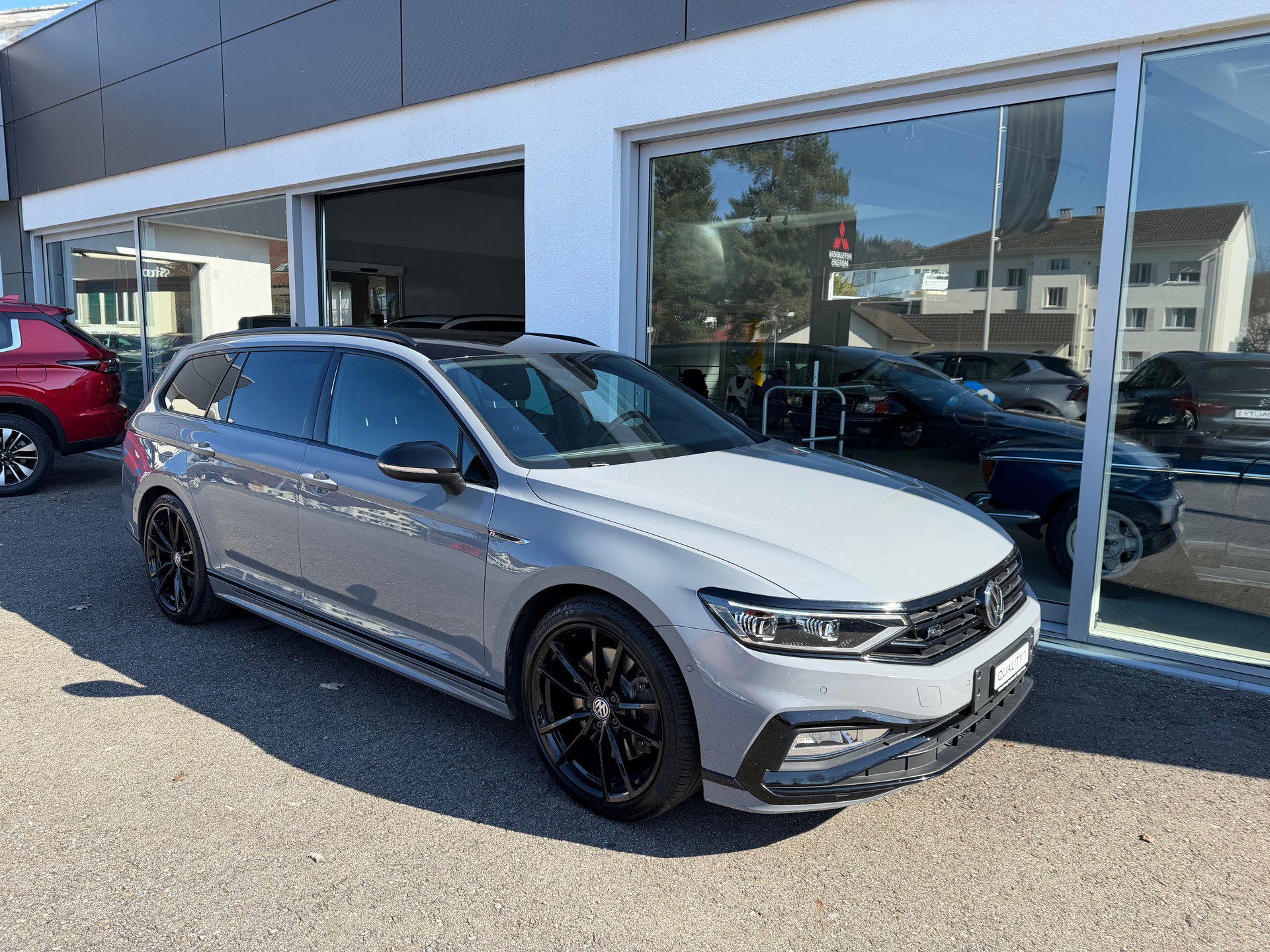 VW Passat 2.0 TDI BMT R-Line Edition 4Motion DSG LIMITED 90/320-image-4