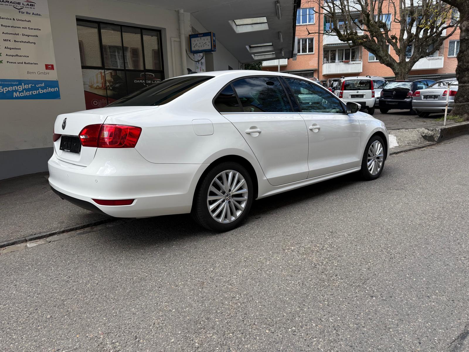 VW Jetta 2.0 TSI Highline DSG-image-4
