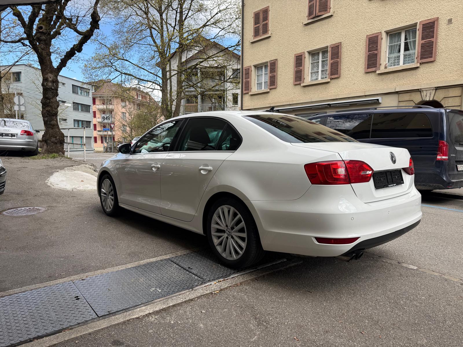 VW Jetta 2.0 TSI Highline DSG-image-7