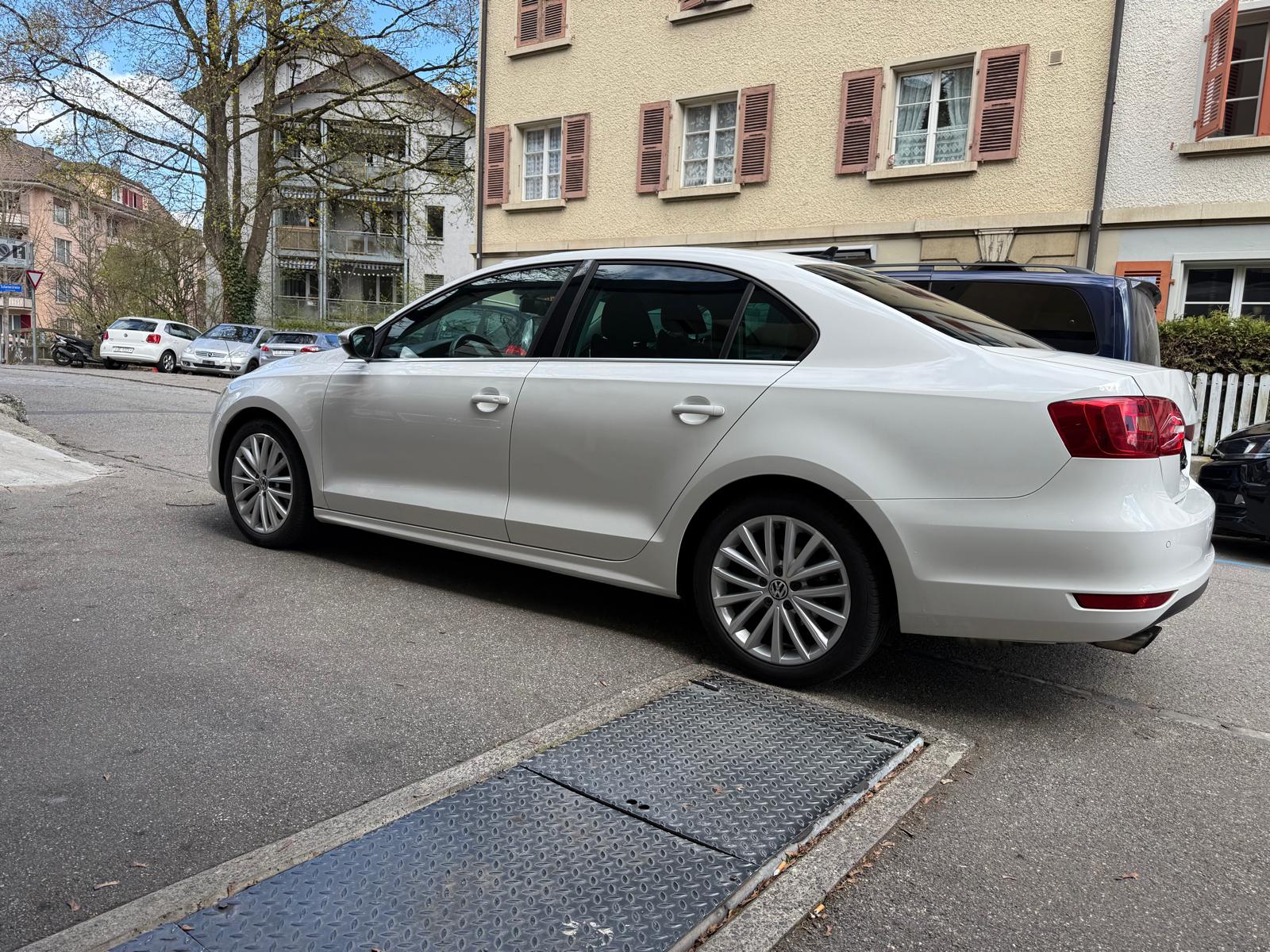 VW Jetta 2.0 TSI Highline DSG-image-8