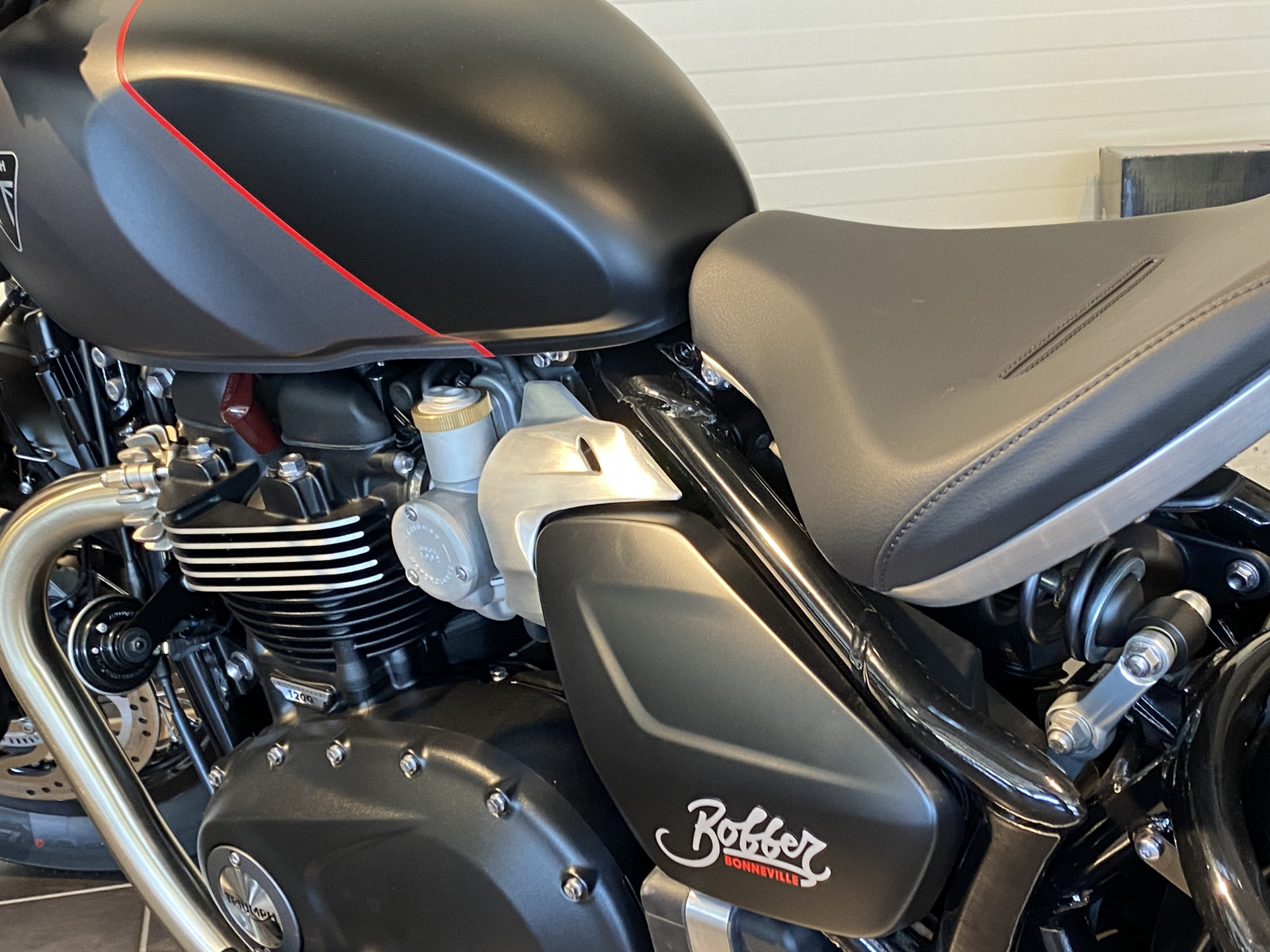 TRIUMPH Bonneville Bobber 1200 (4.49 % Power Leasing - Gültig bis 30.06.2026)-image-8