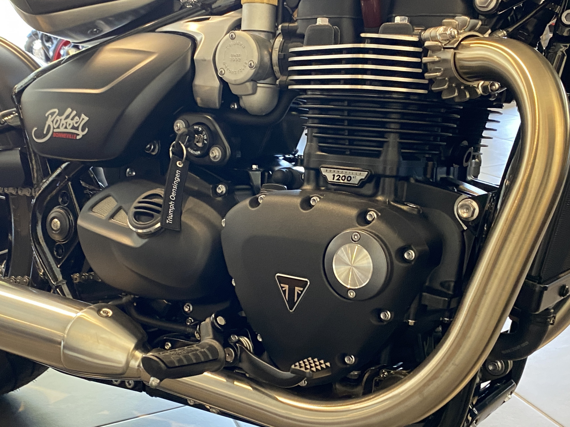 TRIUMPH Bonneville Bobber 1200 (4.49 % Power Leasing - Gültig bis 30.06.2026)-image-7