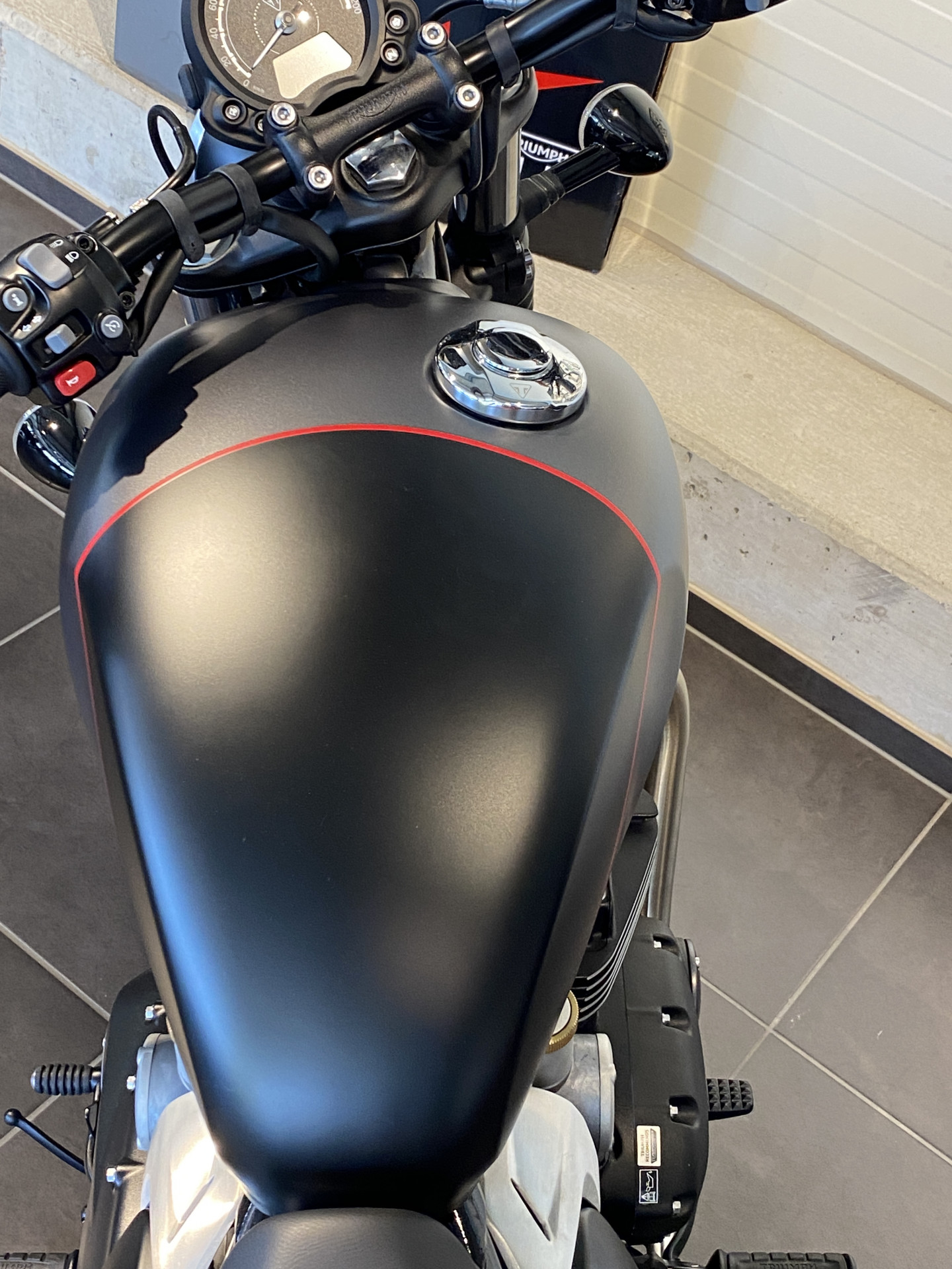 TRIUMPH Bonneville Bobber 1200 (4.49 % Power Leasing - Gültig bis 30.06.2026)-image-4