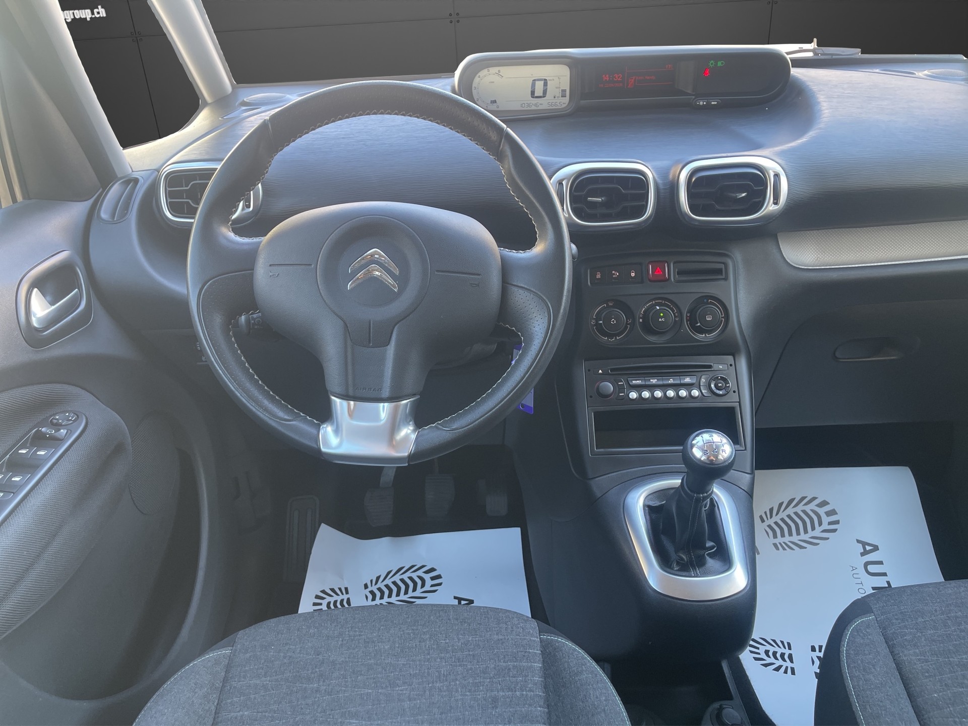 CITROEN C3 Picasso 1.2 Pure Tech Séduction-image-9