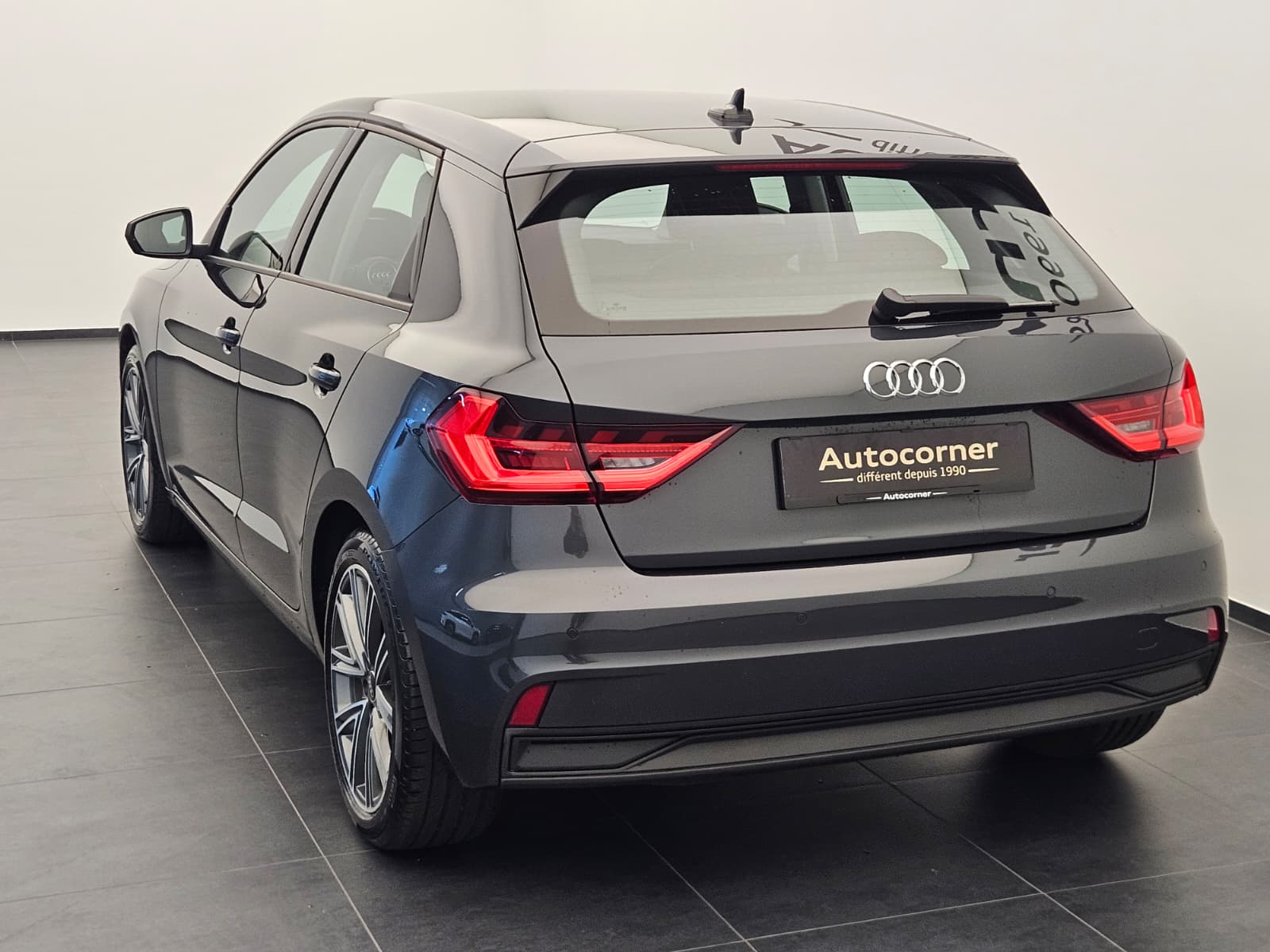AUDI A1 Sportback 30 TFSI Attraction S-tronic-image-8