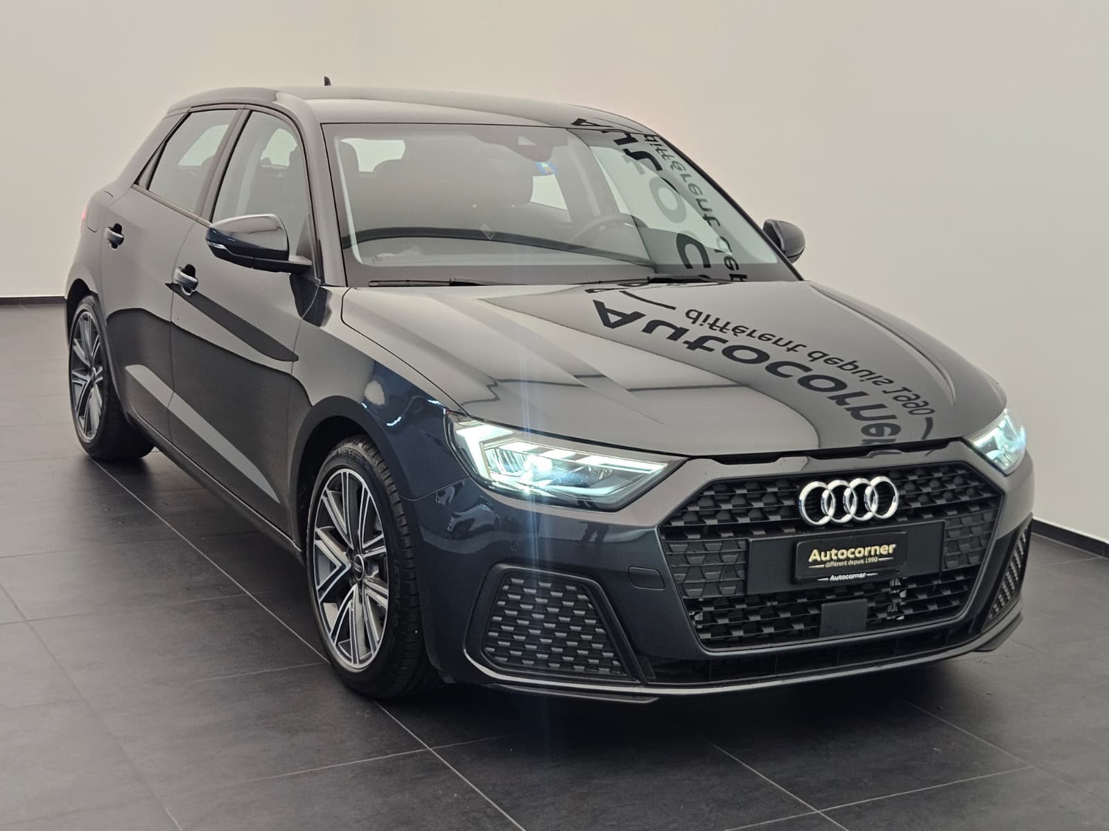 AUDI A1 Sportback 30 TFSI Attraction S-tronic-image-4