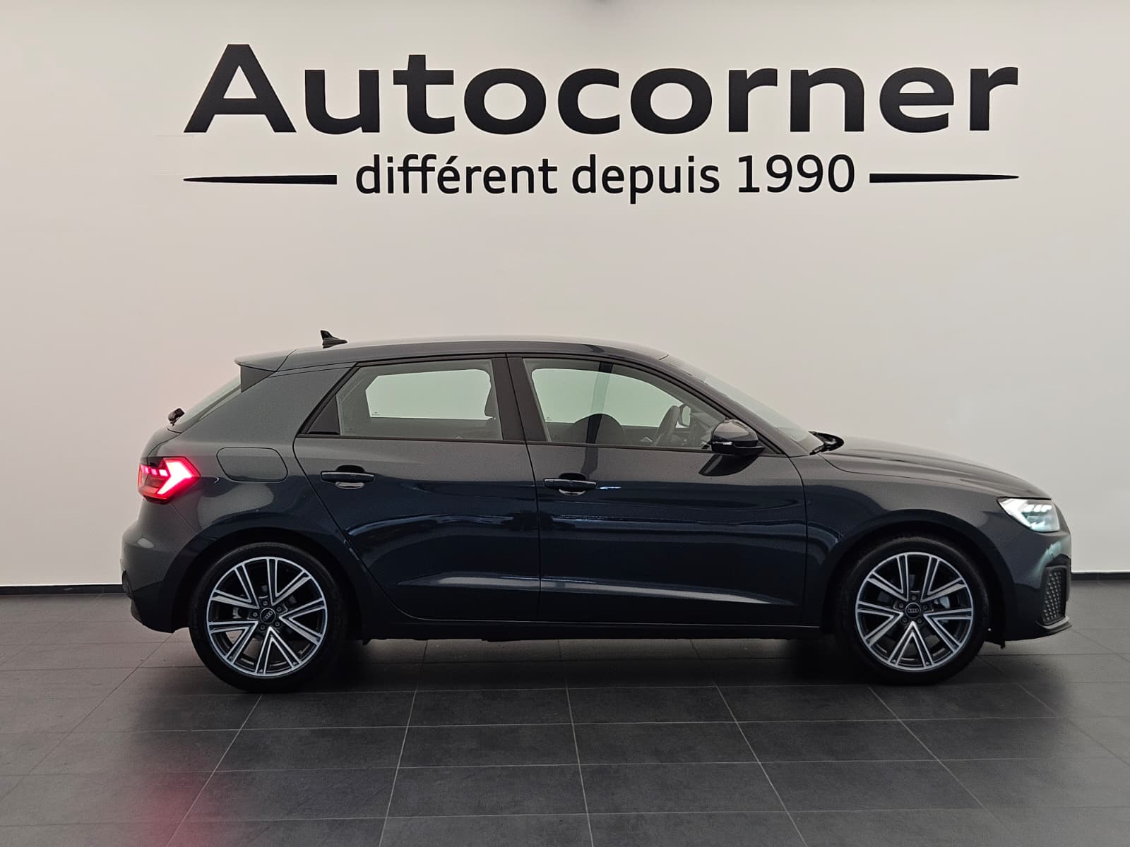 AUDI A1 Sportback 30 TFSI Attraction S-tronic-image-5