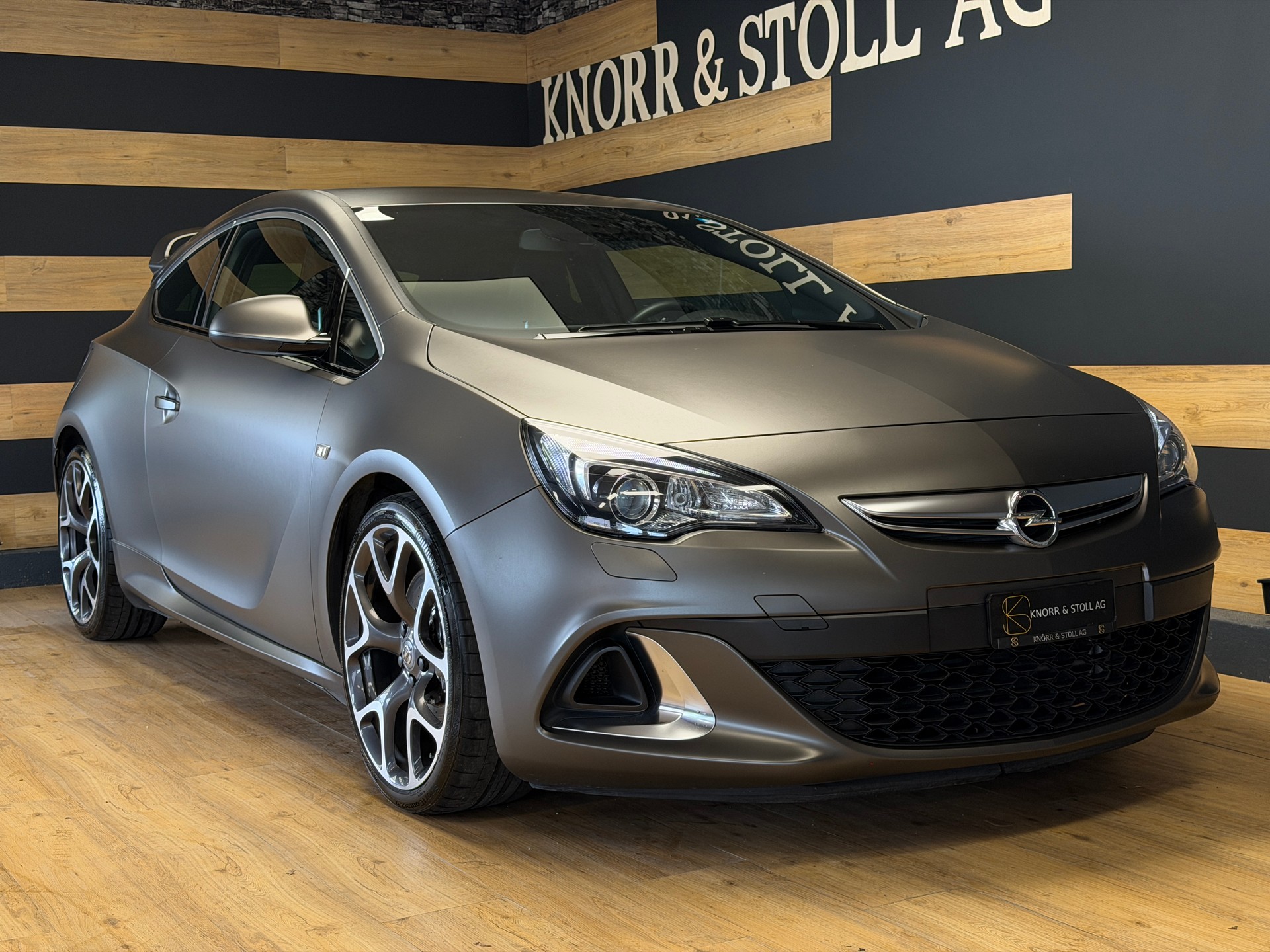 OPEL Astra GTC 2.0i 16V Turbo OPC
