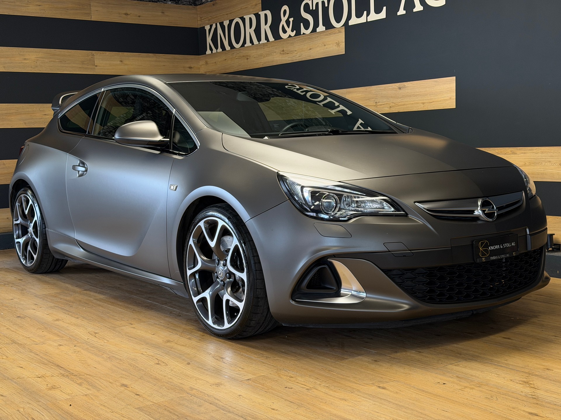 OPEL Astra GTC 2.0i 16V Turbo OPC-showroom-element-1