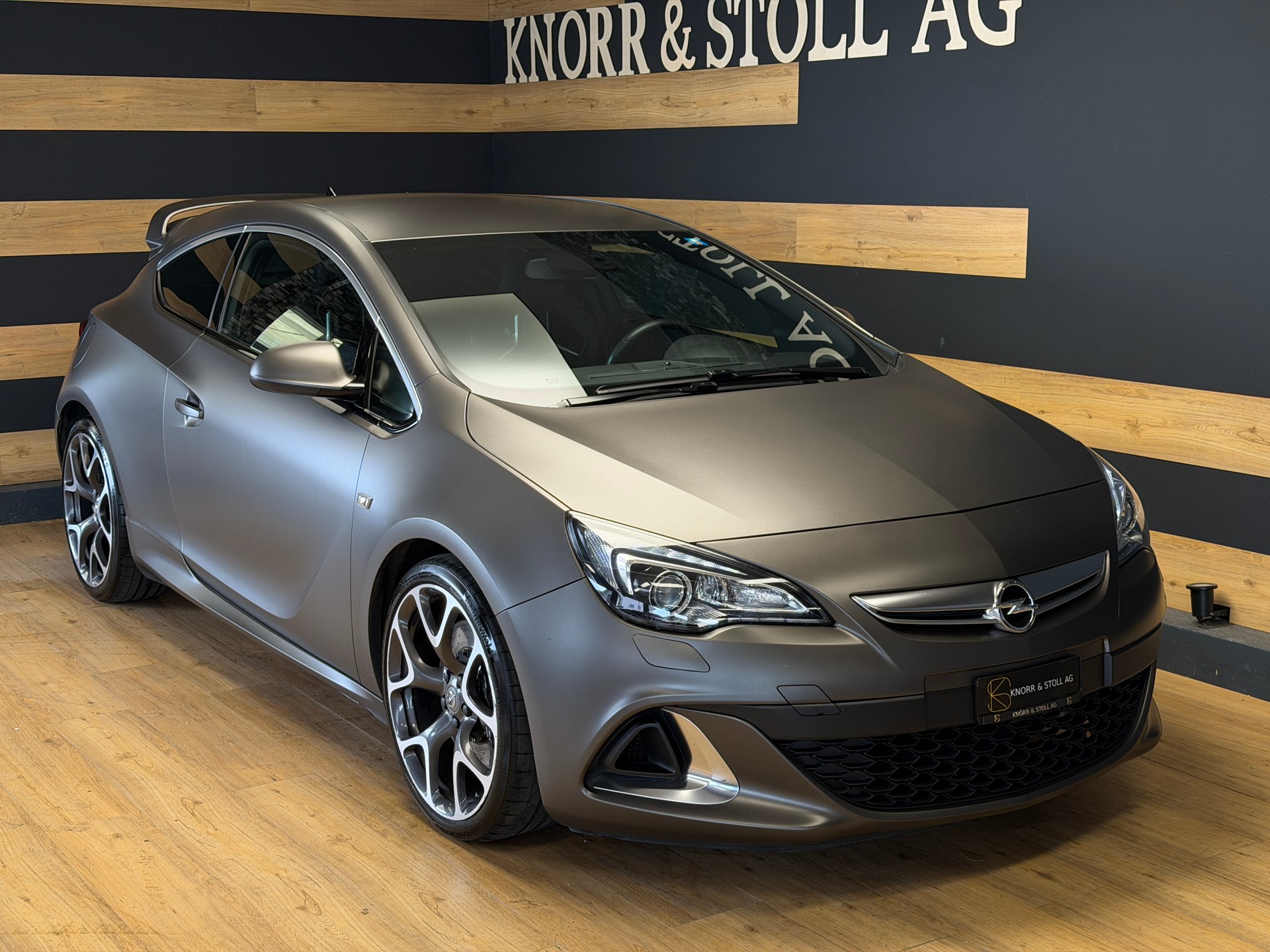 OPEL Astra GTC 2.0i 16V Turbo OPC-showroom-element-3