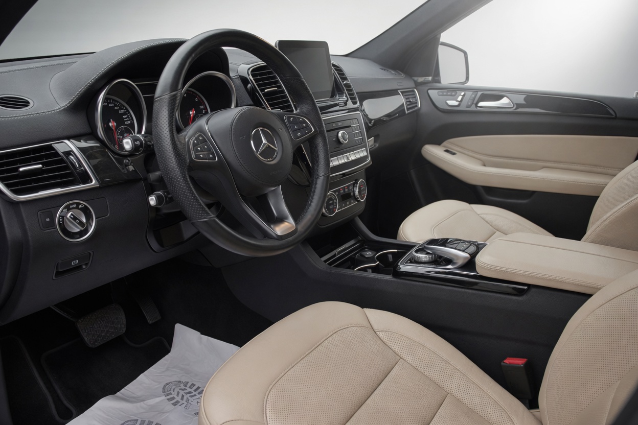 MERCEDES-BENZ GLS 350 d 4Matic 9G-TRONIC AMG Paket-image-8