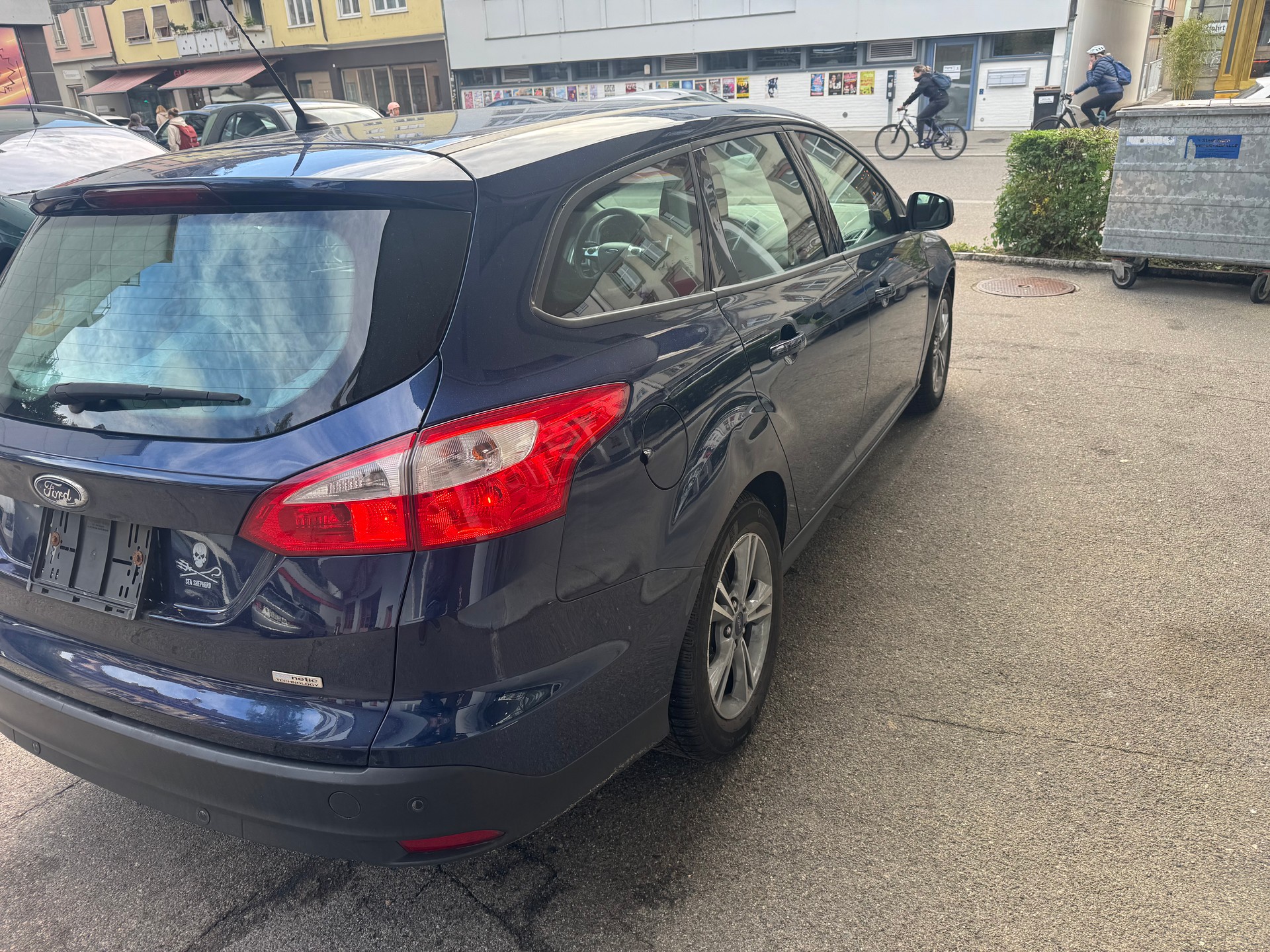 FORD Focus 1.0 SCTi Titanium-image-2