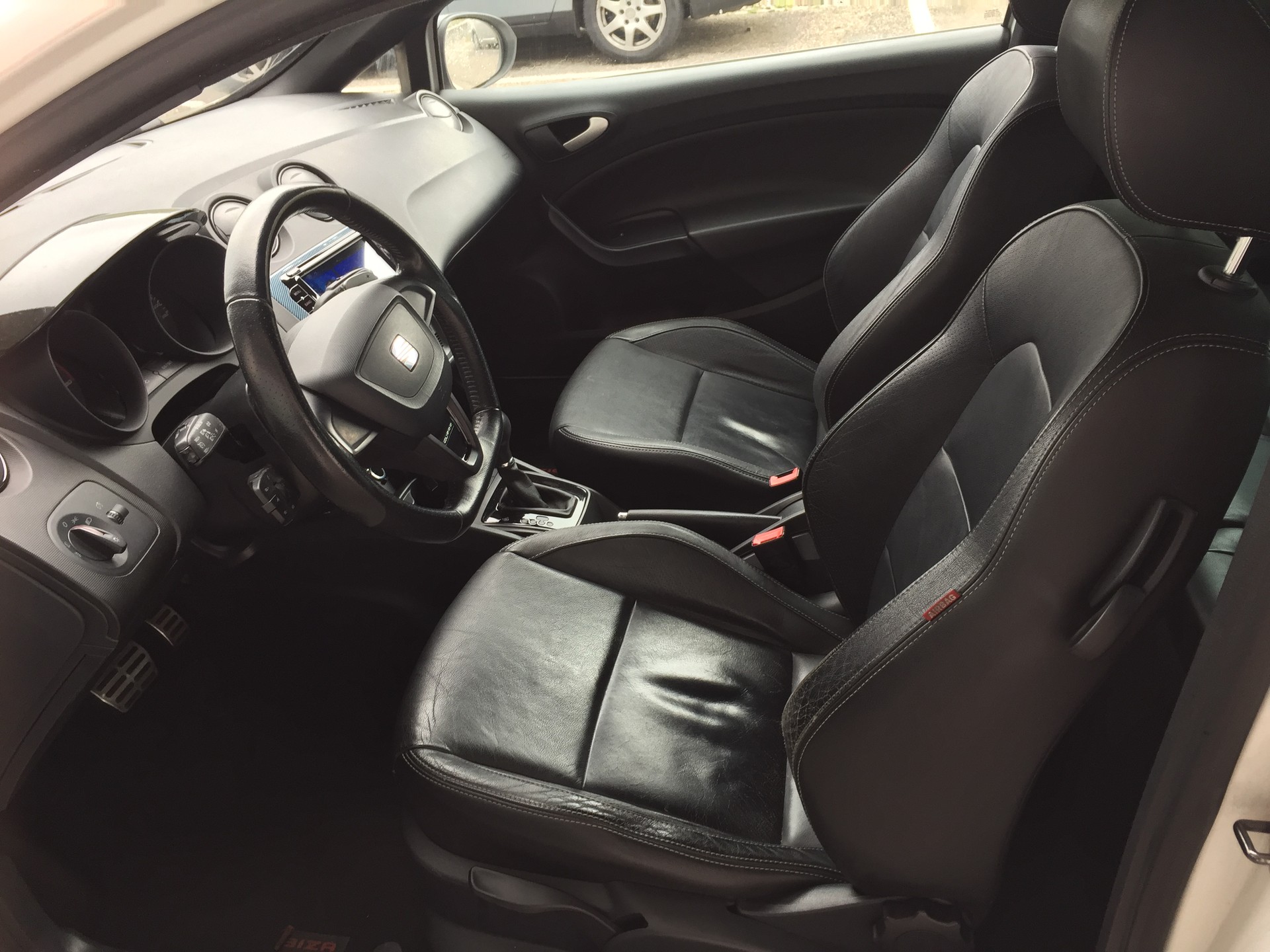 SEAT Ibiza SC 1.4 TSI Cupra DSG-image-11