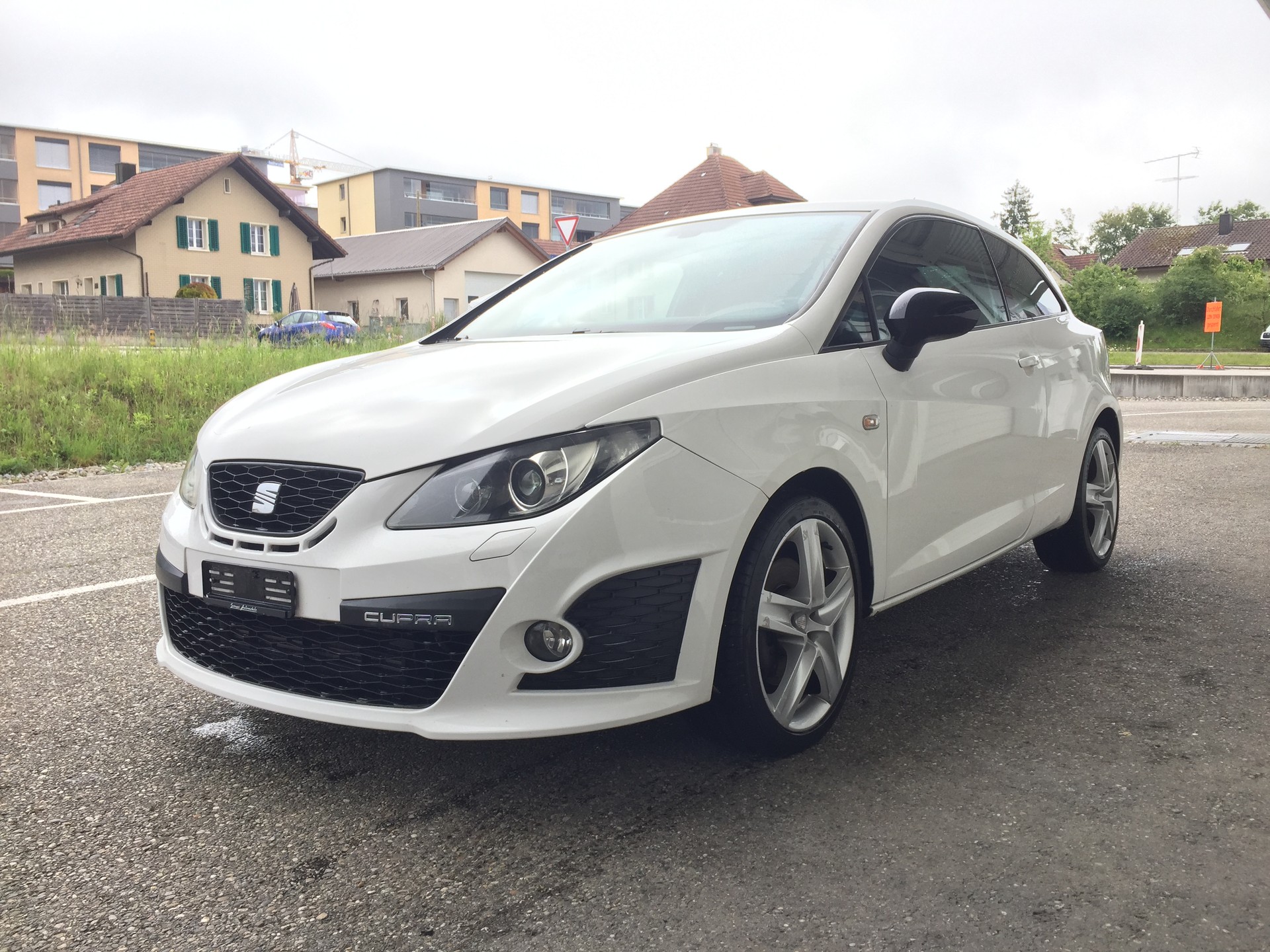 SEAT Ibiza SC 1.4 TSI Cupra DSG-image-1