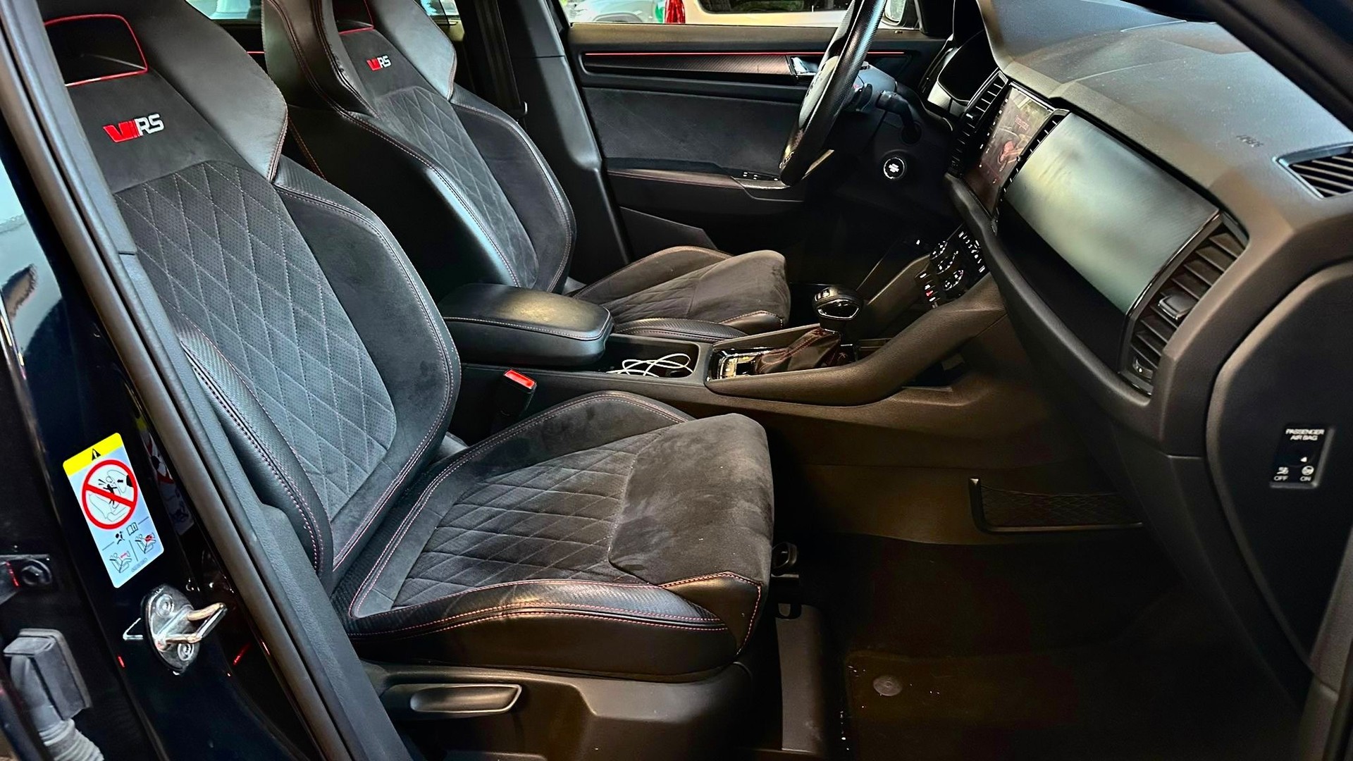 SKODA Kodiaq 2.0 Bi-TDI SCR RS 4x4 DSG-image-9